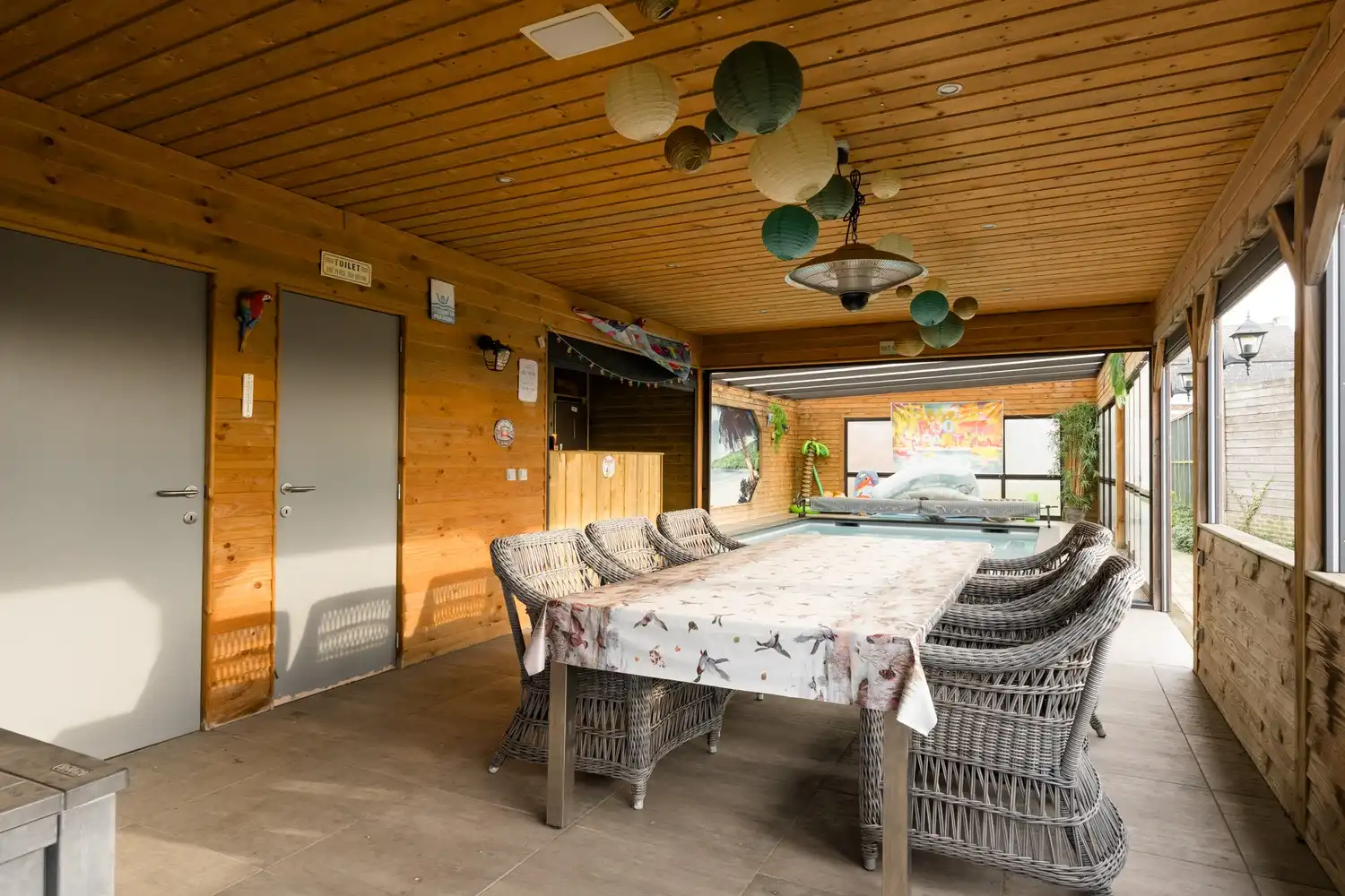 Bekende frituur met super mooi duplex appartement en zwembad te Achel foto 58