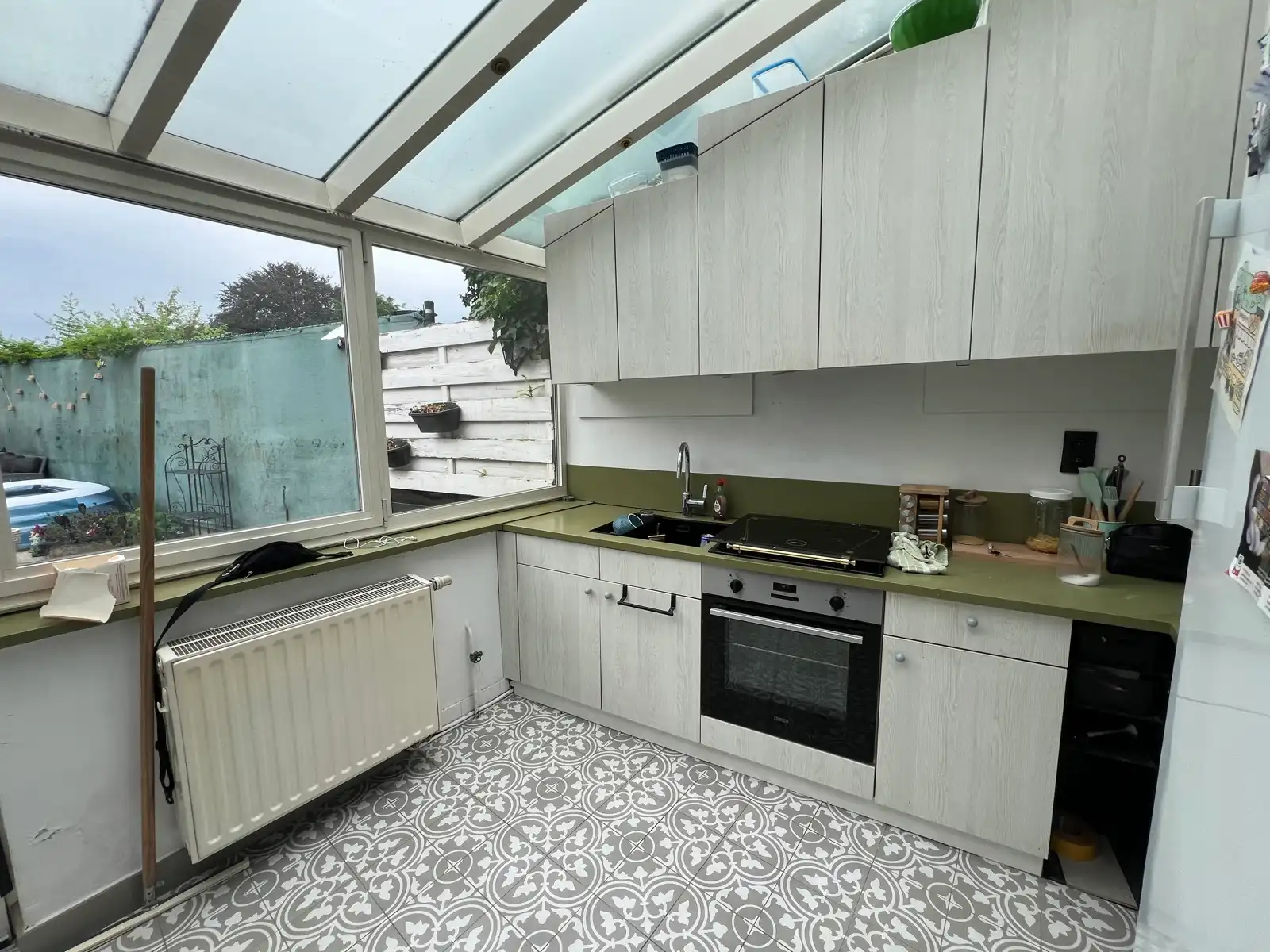 Woning met 2 slaapkamers, tuintje en ruime tuinberging foto 5