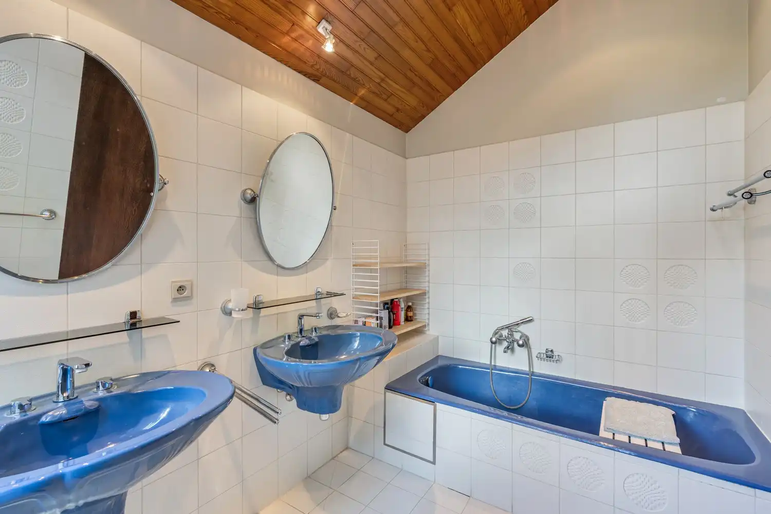 Ruime, te moderniseren villa met 5 slaapkamers en atelier op een perceel van 25 are 57 ca in het groen te (hoog) Linden ! foto 26