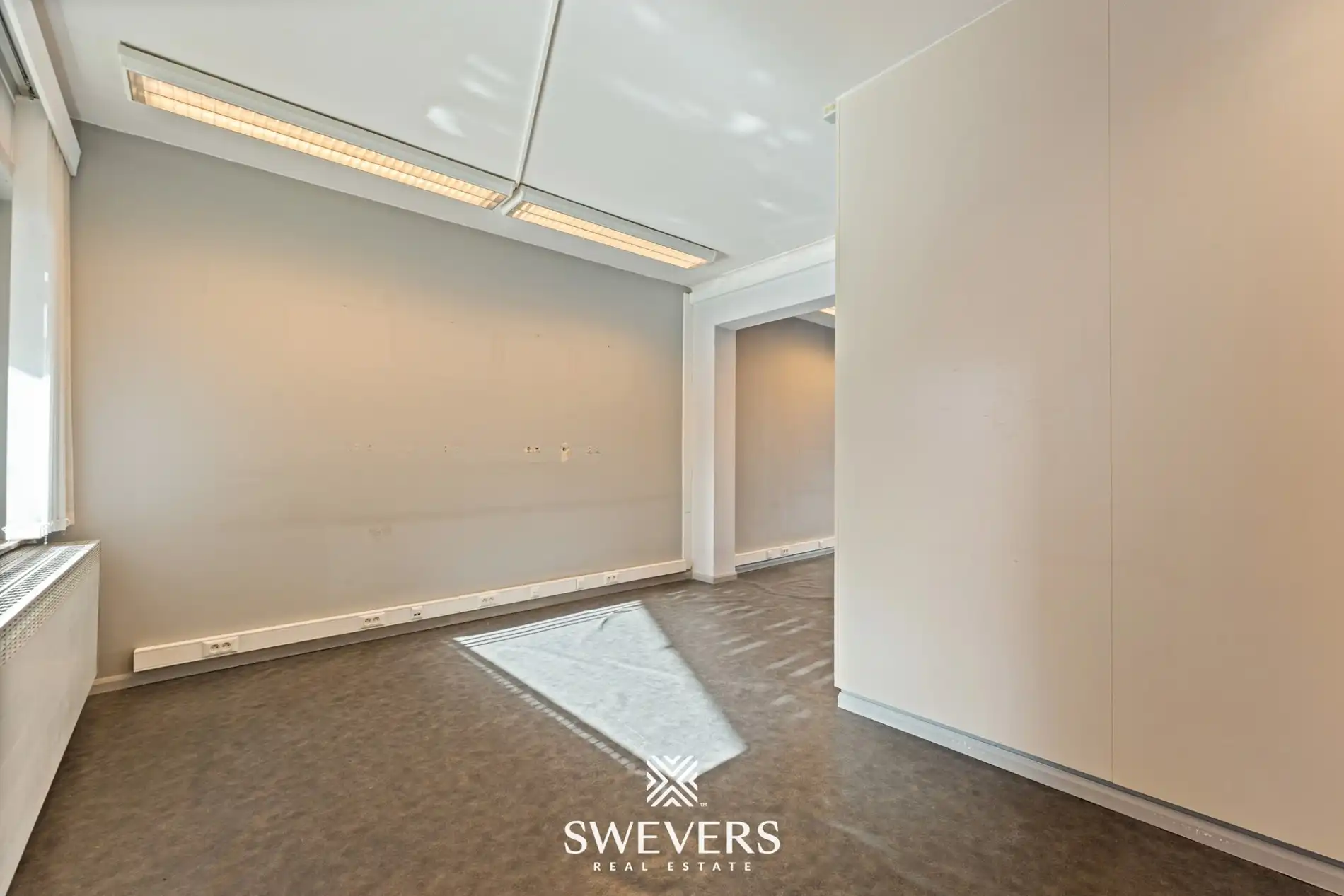 Authentiek pand (°1850) ruim duplex appartement met handelsruimte foto 9