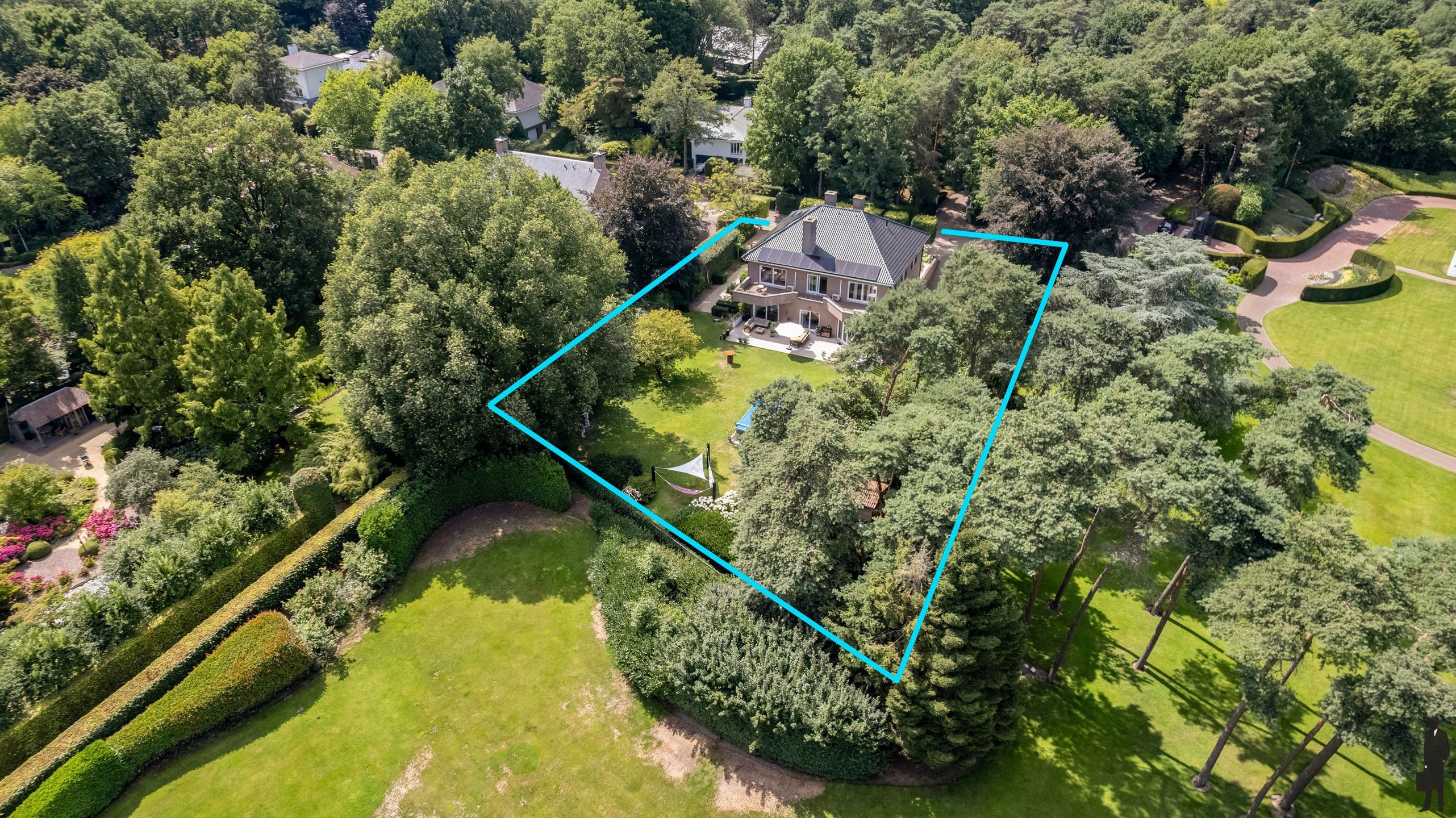 In de residentiële villawijk, De Meersebergen nabij Breda klassieke herenhuis op ca. 2135 m² met uitzicht op "Markdal". foto 64