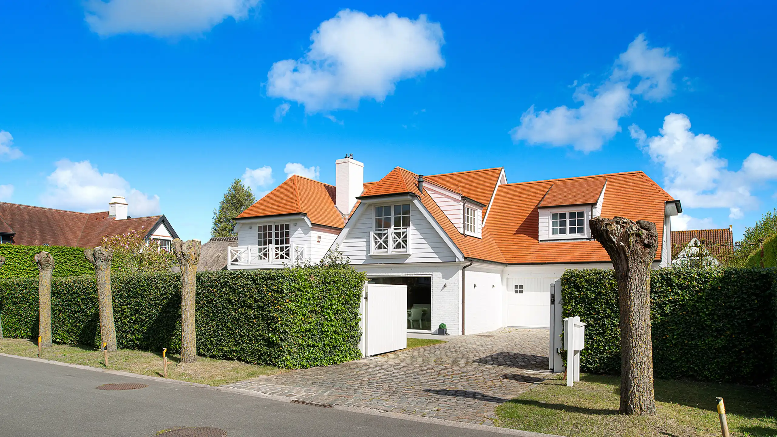 Exclusieve villa met zwembad op een residentiële topligging foto 5