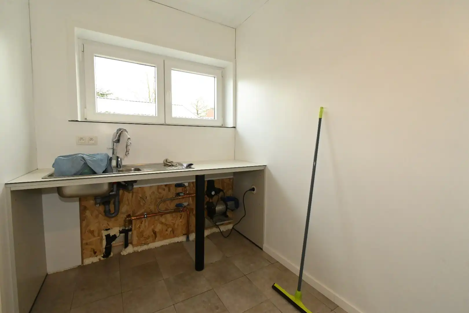 Gerenoveerde bungalow in Maldegem met tuin, terras en garage foto 25