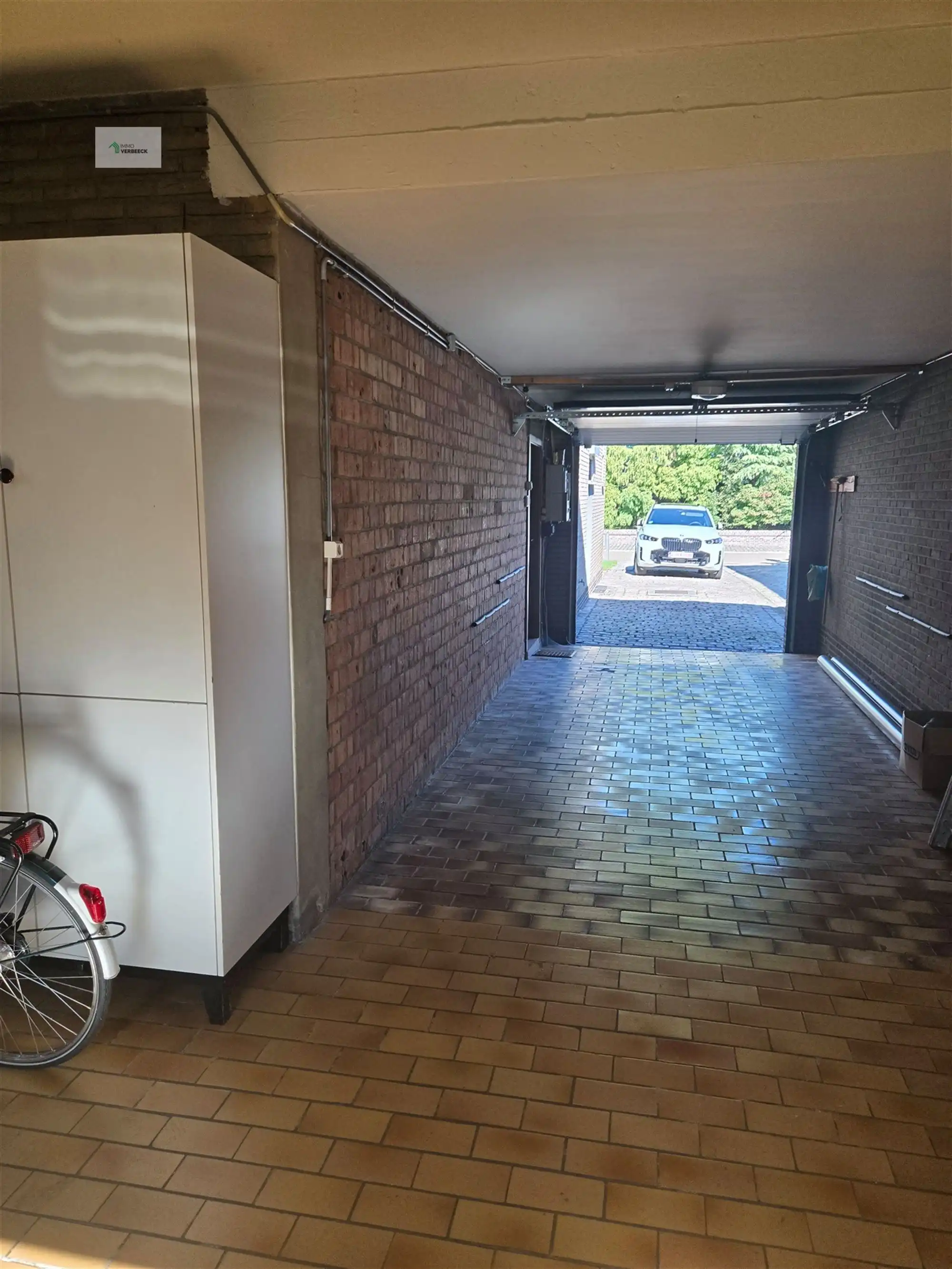 Ruime woning met 4 slaapkamers op 914 m² te Bale foto 17