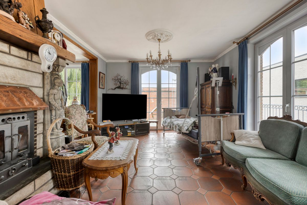 Landelijke woning met 2 loodsen foto 4