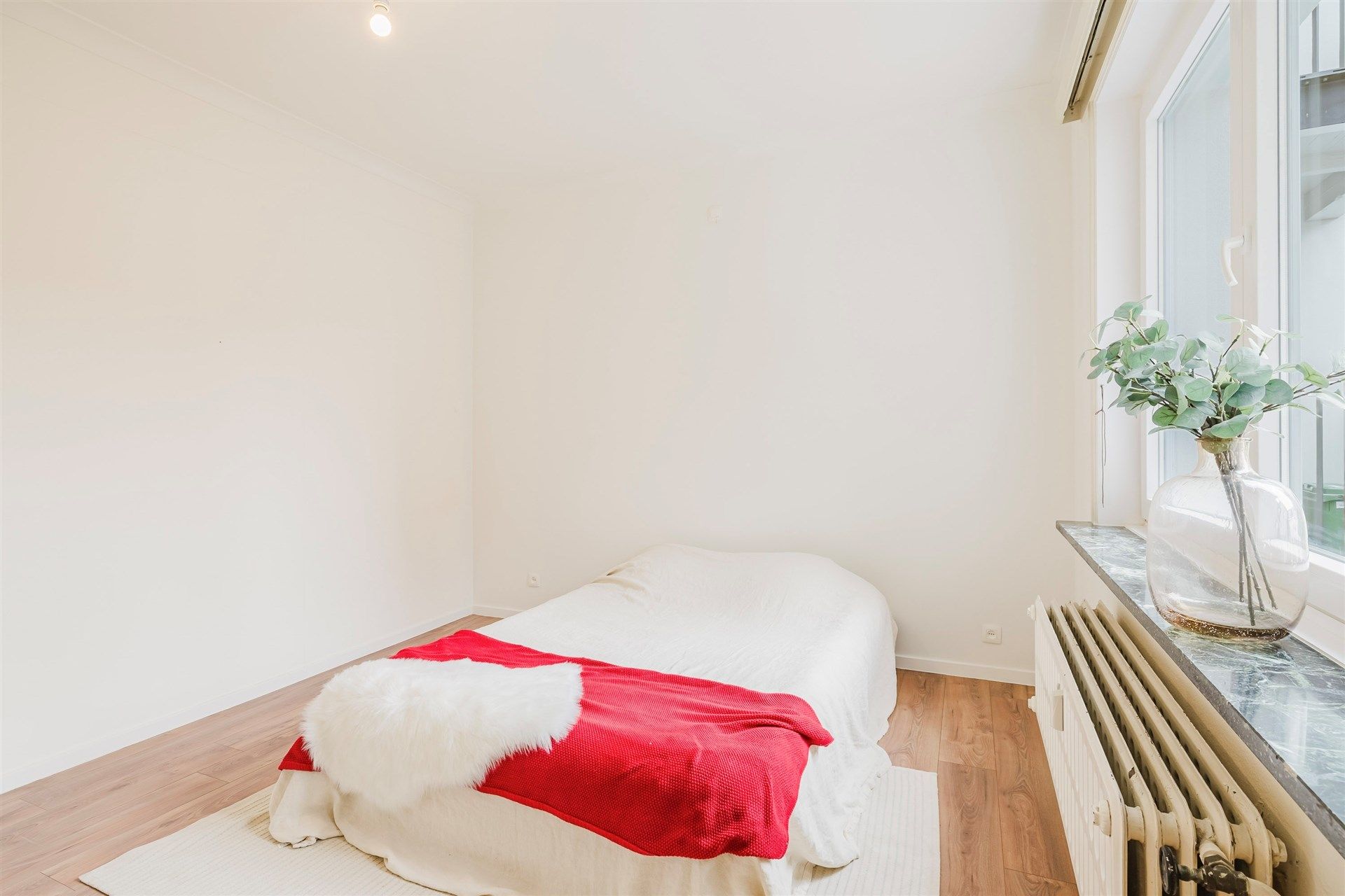 Interessant één slaapkamer appartement op top ligging in Gent  foto 14