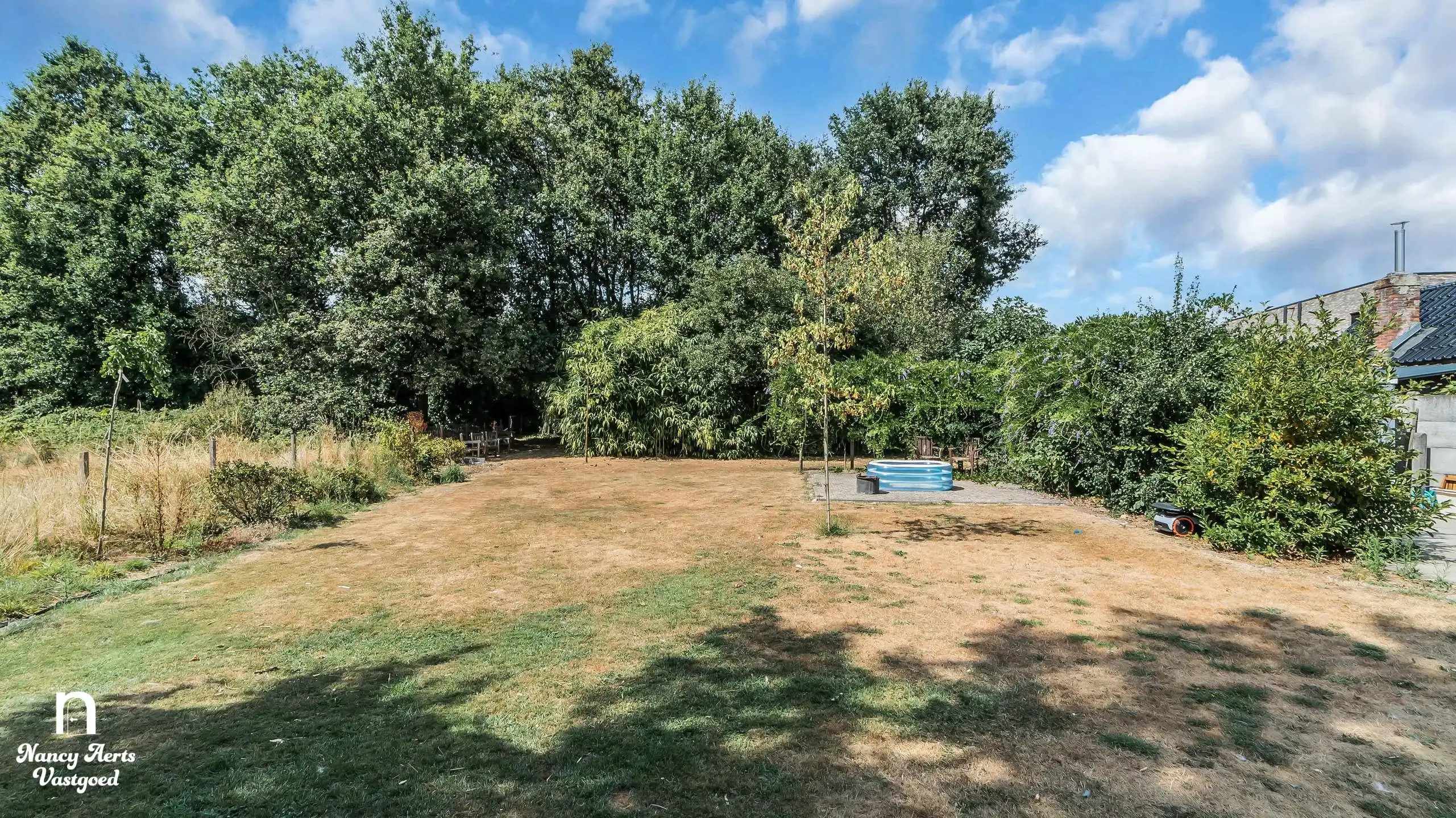 Veelzijdige villa met bijna 20 are groen en aparte woonunit foto 34