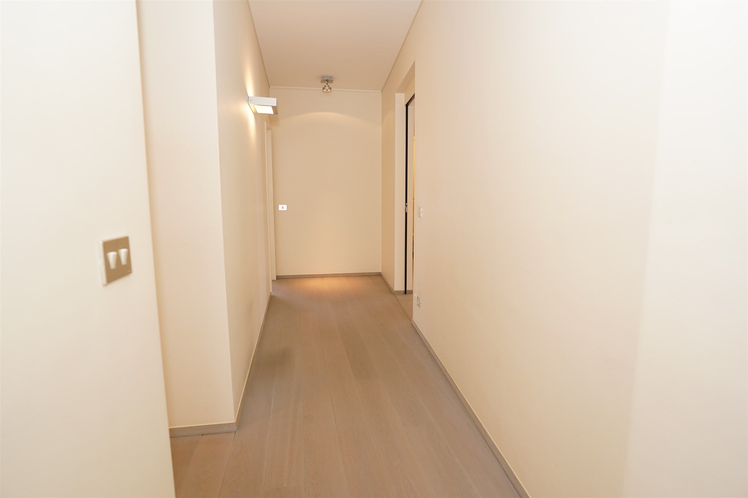 Luxeappartement met 2 slpks, 2 badk, dressing & staanplaats foto 11