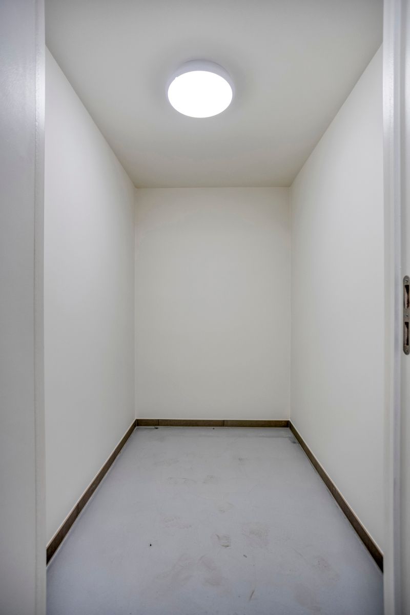 Prachtig gerenoveerd 2-slaapkamerappartement met tuin foto 21