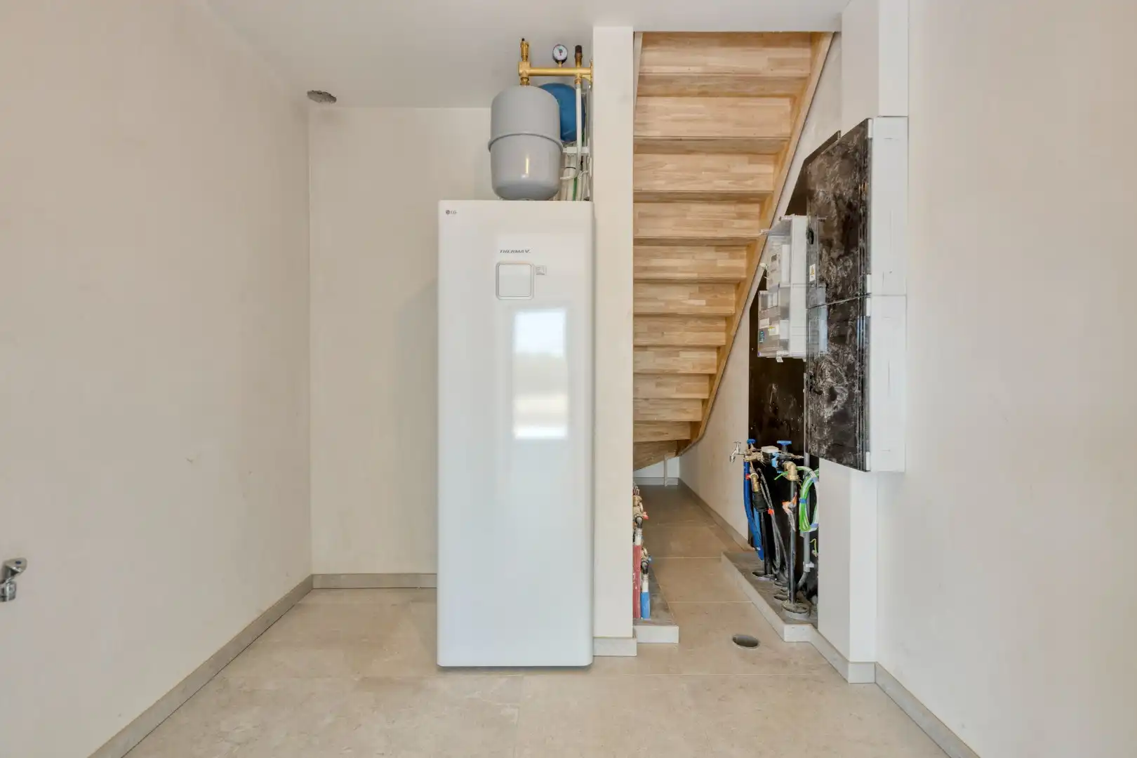 Nieuwbouw-woning in landelijke stijl met 3 slpk op 3 a 82 ca. foto 12