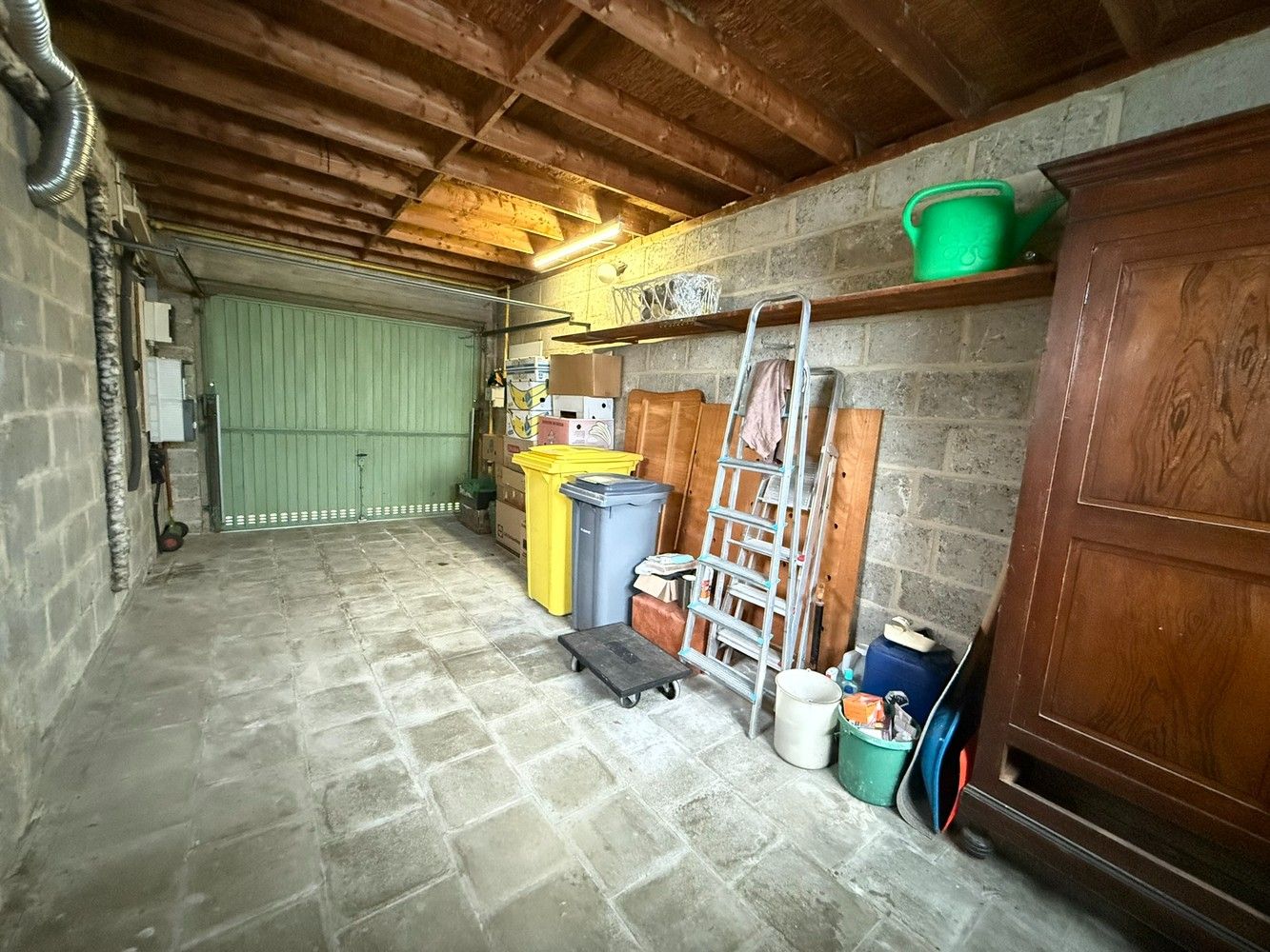 Half open bebouwing met 3 slaapkamers en garage, gelegen in een rustige woonwijk op 277m² foto 15