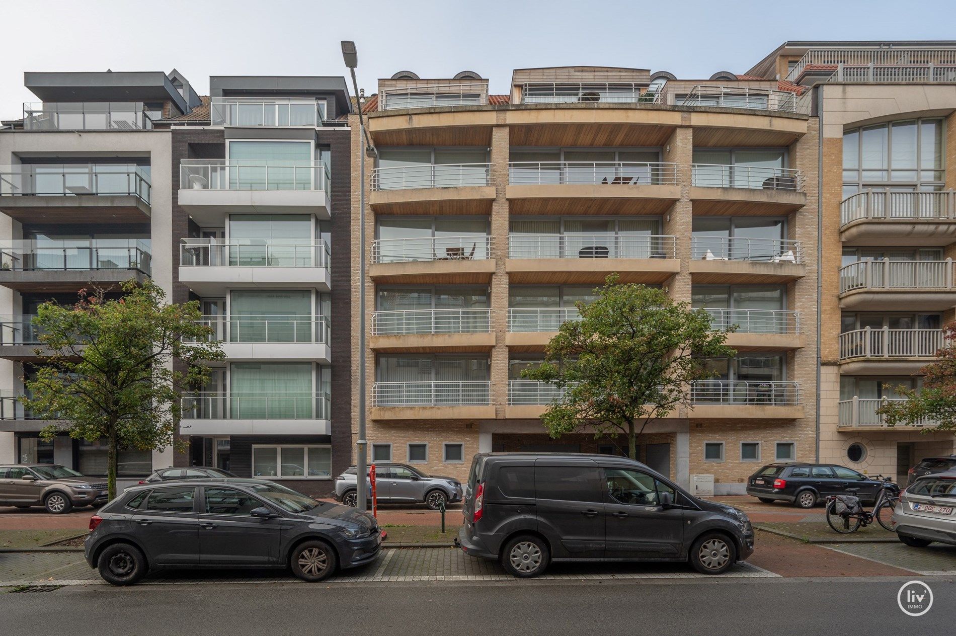 Aangenaam ruim 2 slaapkamerappartement centraal gelegen op de Paul Parmentierlaan te Knokke. foto 17