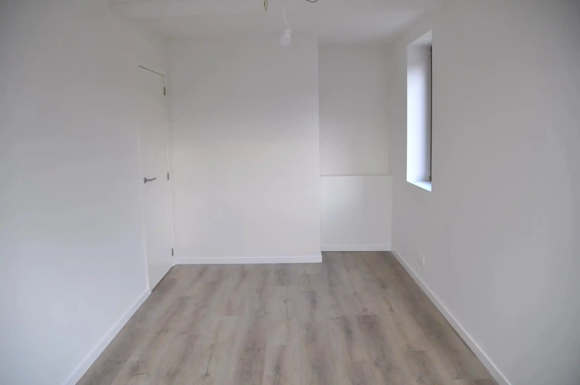 VOLLEDIG AFGEWERKTE NIEUWBOUWWONING MET 3 SLPK'S IN SINT-LAMBRECHTS-HERK (HASSELT) foto 9