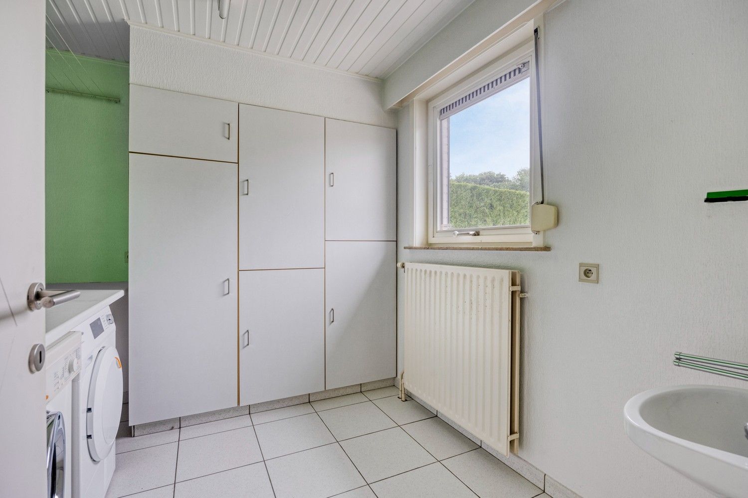 Klassiek landhuis met 4 slaapkamers, bureel en ondergrondse garage op prachtig perceel van 1000 m² nabij Lommel-centrum foto 27