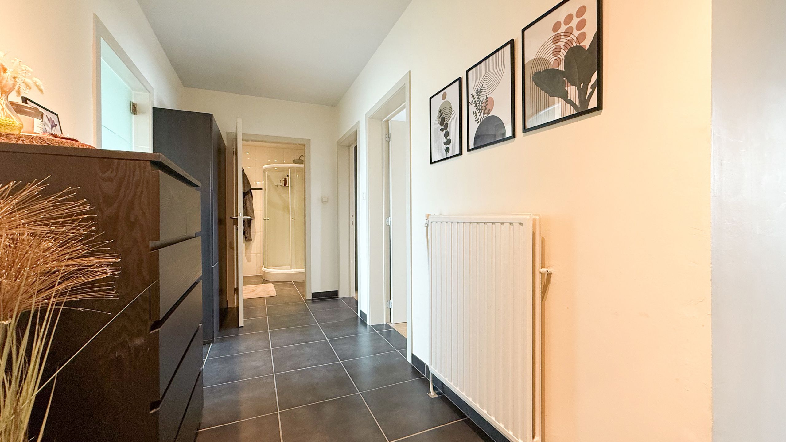 Instapklaar appartement met 3 slpkms in hartje Paal – EPC B! foto 2