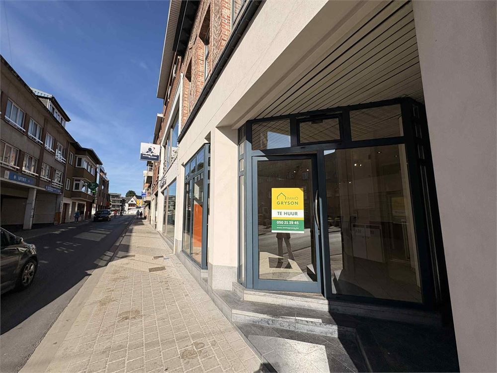 Gunstig gelegen handelspand/kantoorruimte nabij de markt van Torhout foto 2