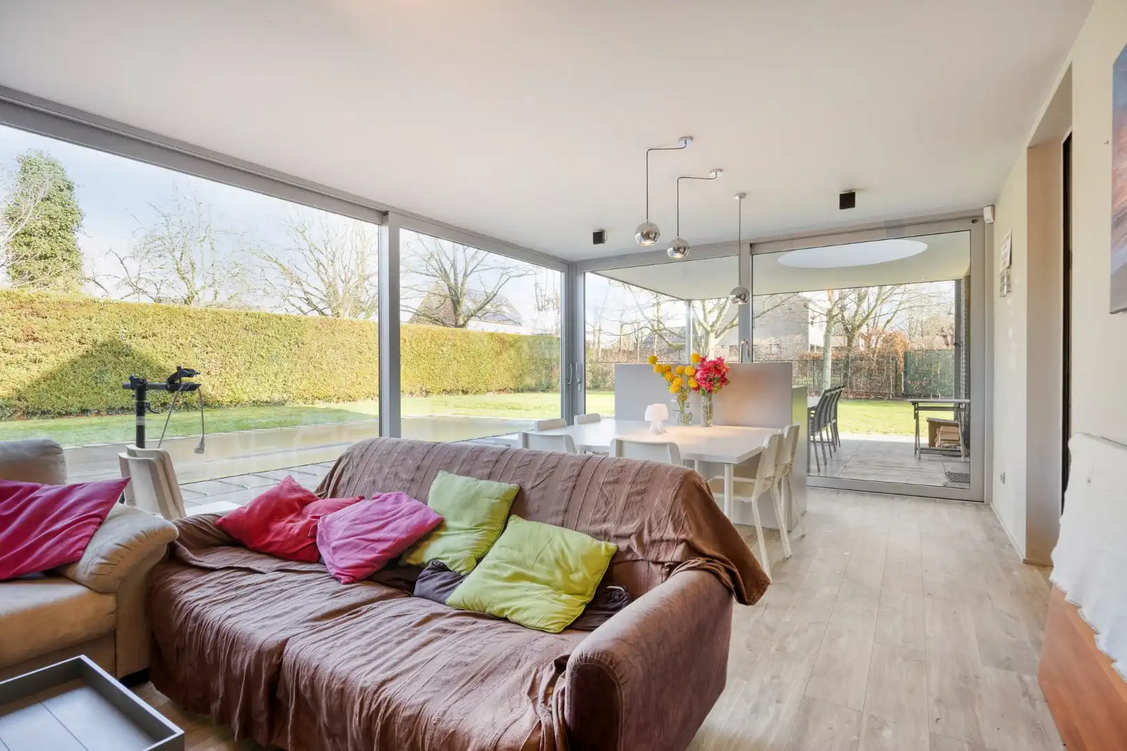 Moderne, ruim ingedeelde woning op een mooi perceel van 13 are met zwembad. foto 19