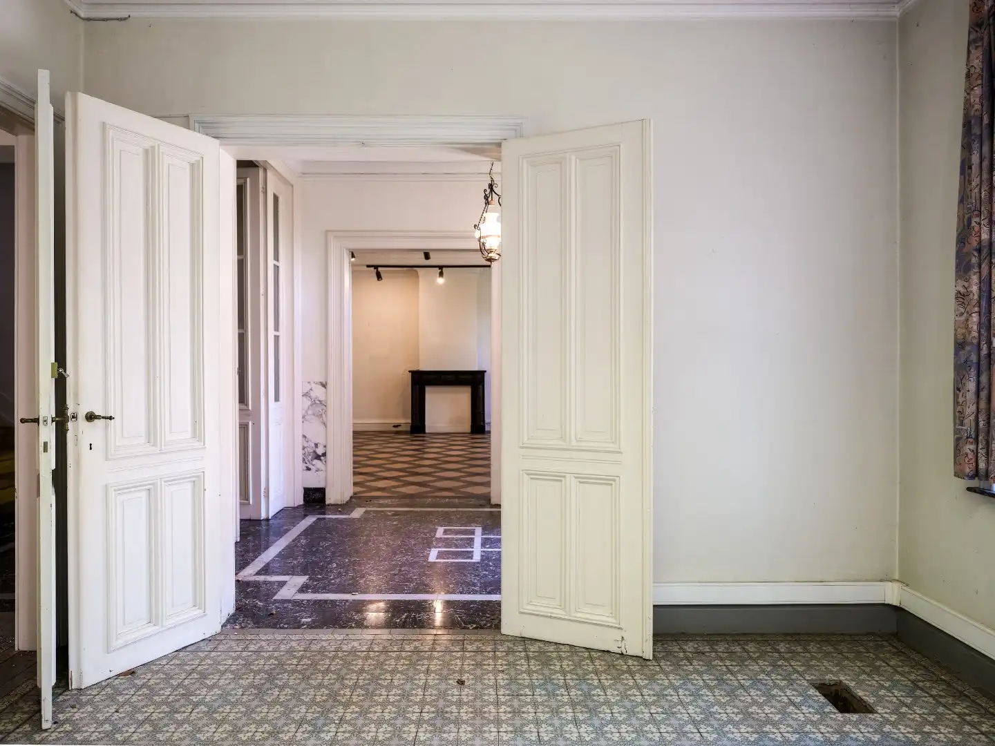 Karaktervolle woning met 8 slaapkamers en tuin te centrum Izegem foto 4