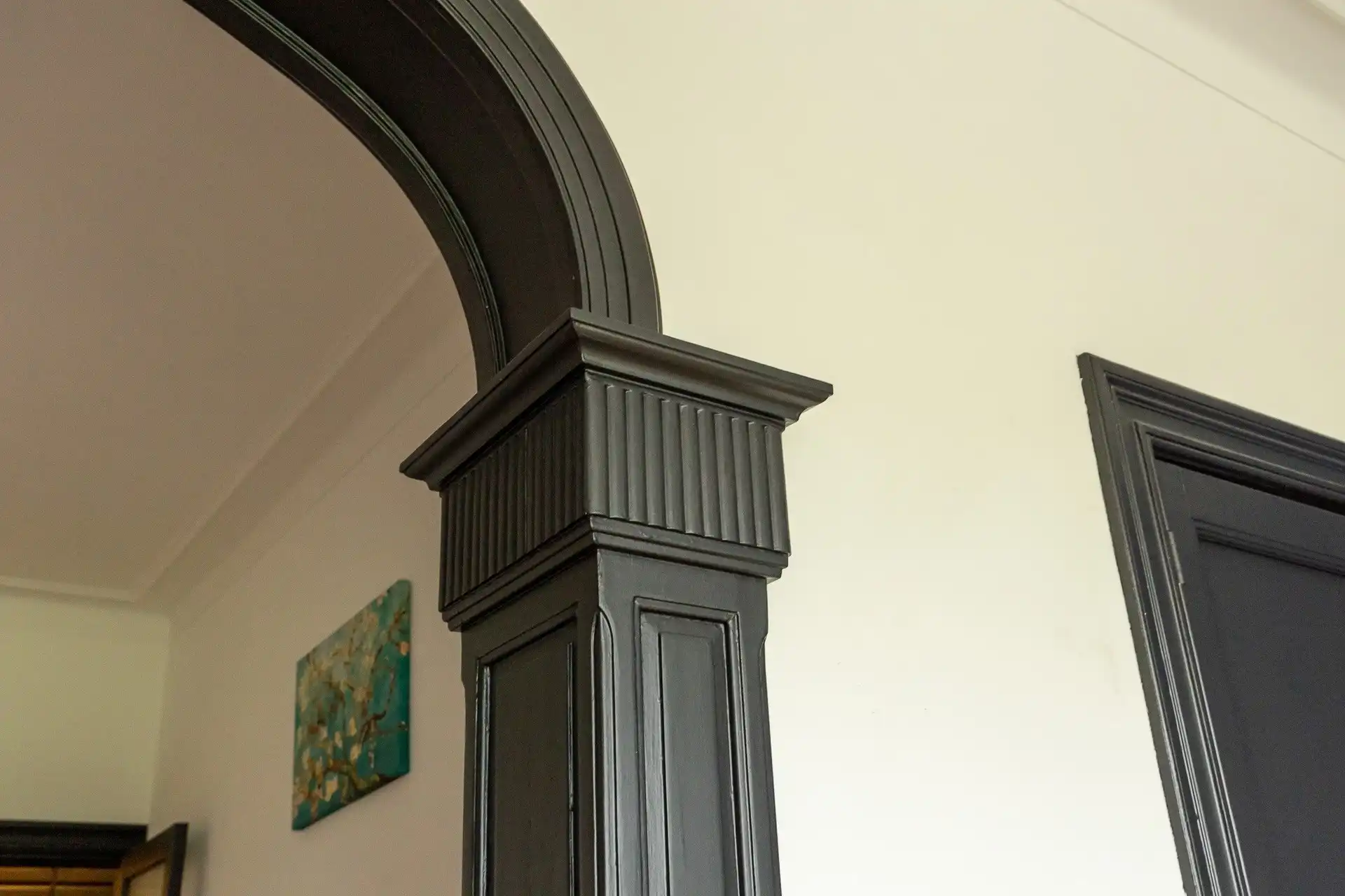 Ruime, instapklare gezinswoning met authentieke elementen in Berchem foto 6