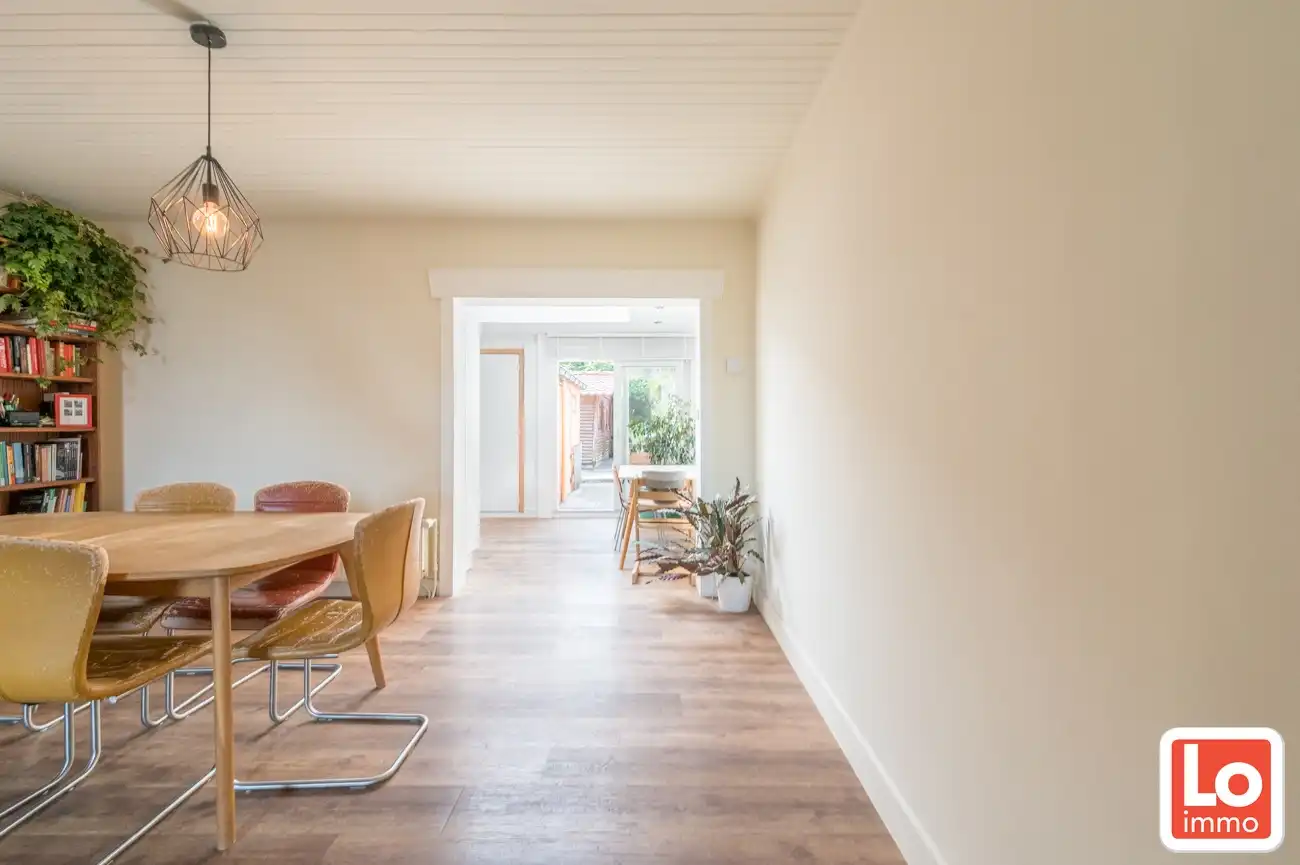VERKOCHT!! Leuke gezellige starterswoning met aangename ruime stadstuin op een goede locatie tussen Gent en Oostakker centrum! foto 5