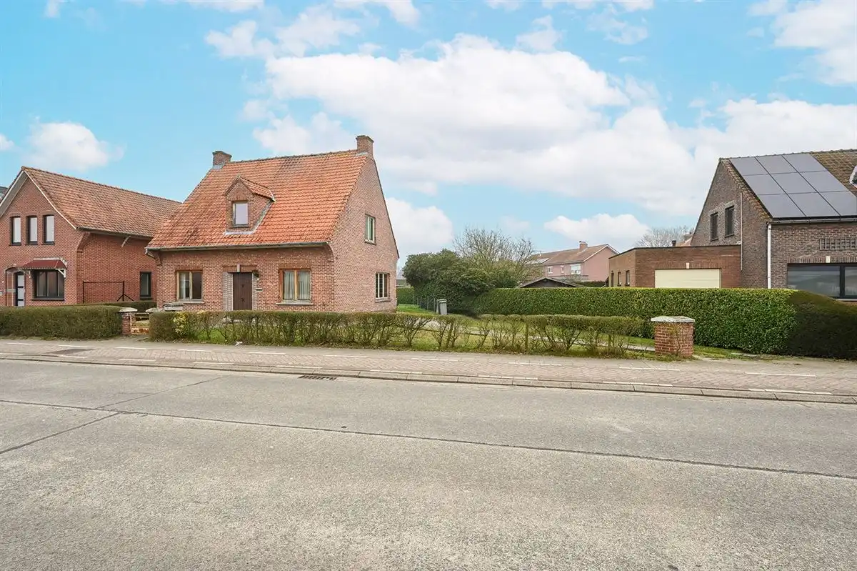 Projecteigendom met afbraak- of renovatiepotentieel in Sinaai foto {{pictureIndex}}