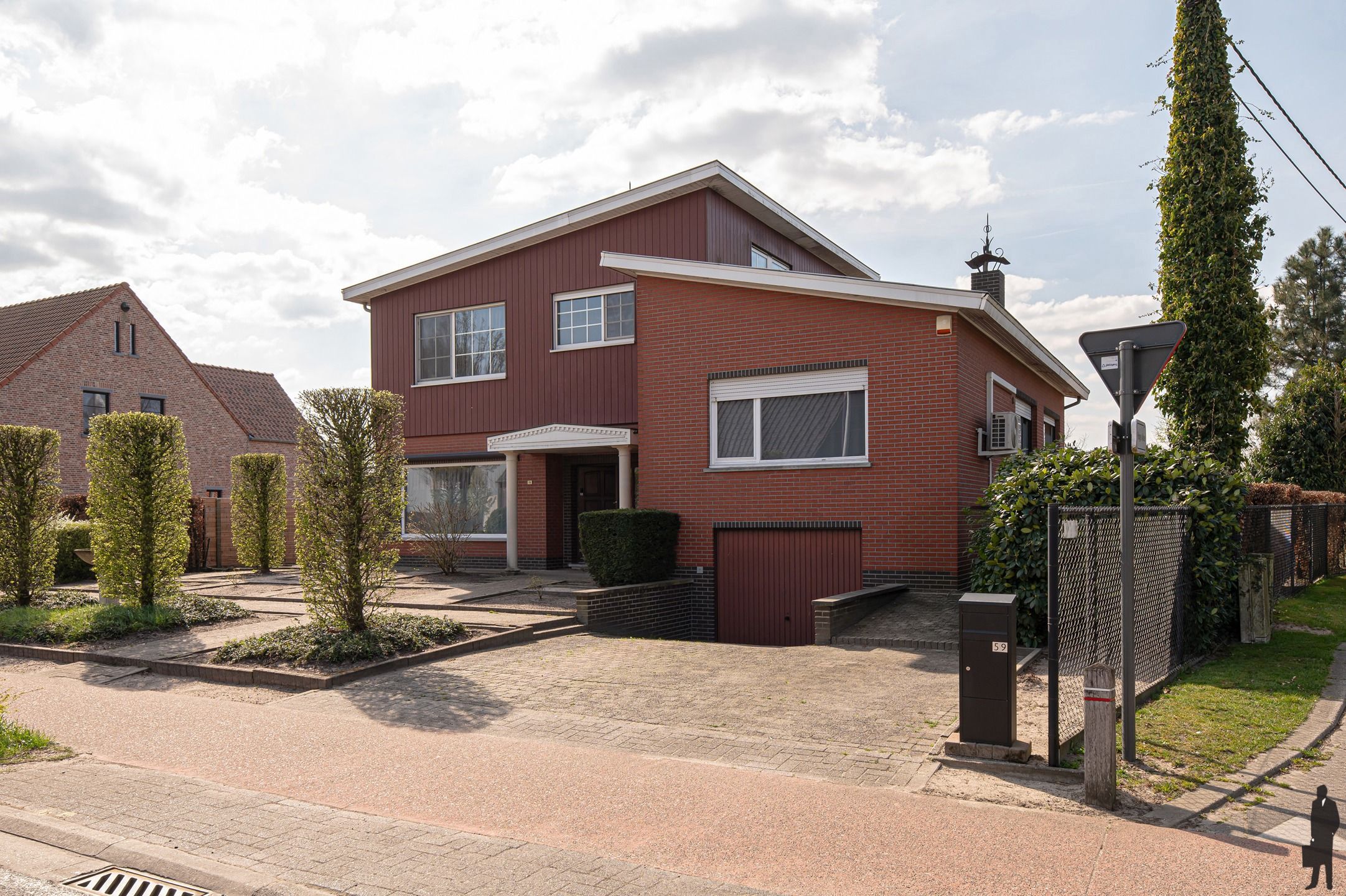 Ruime gezinswoning op een perceel van ca 5000m². foto 24