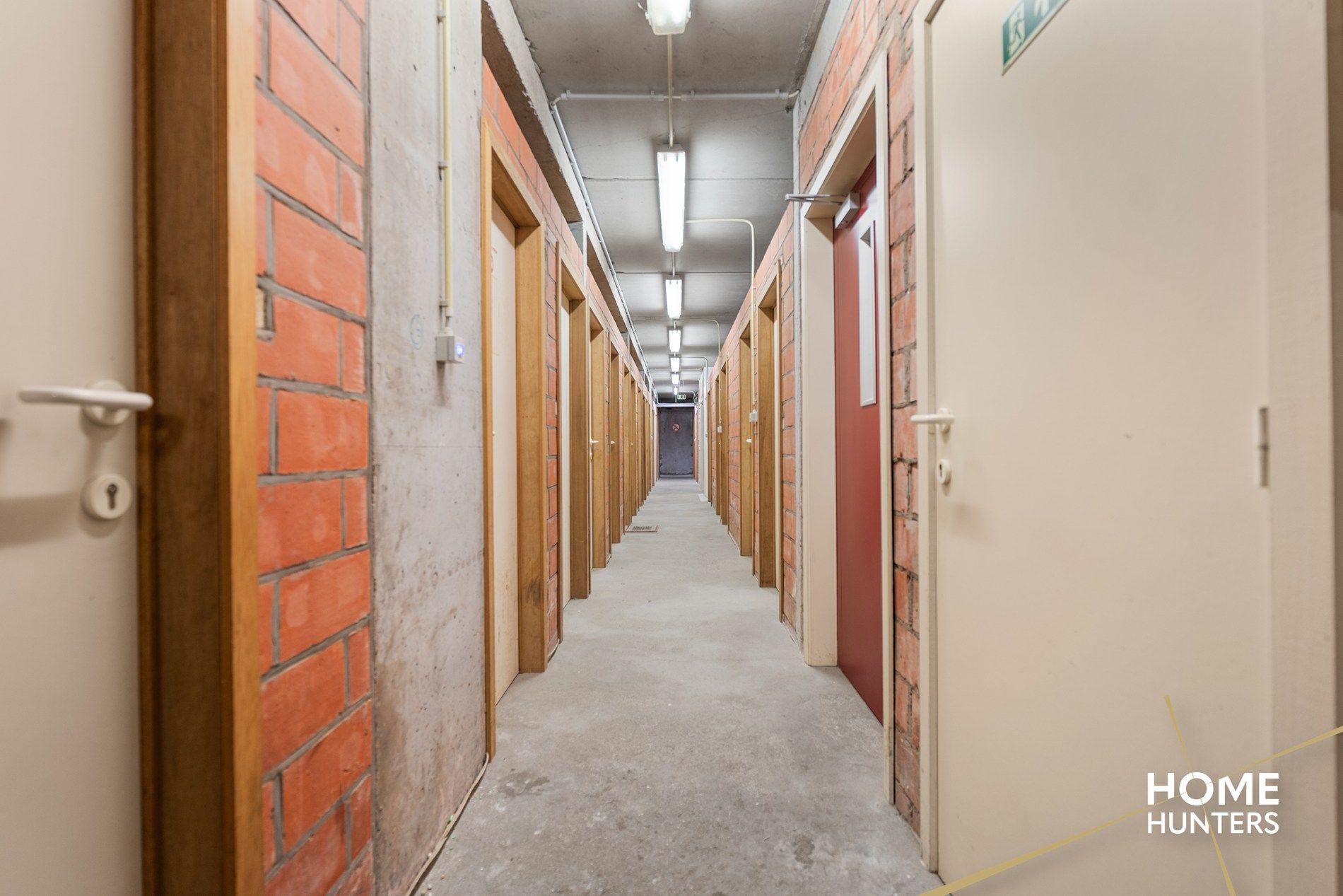 Ruim appartement op centrale ligging in Roeselare foto 22