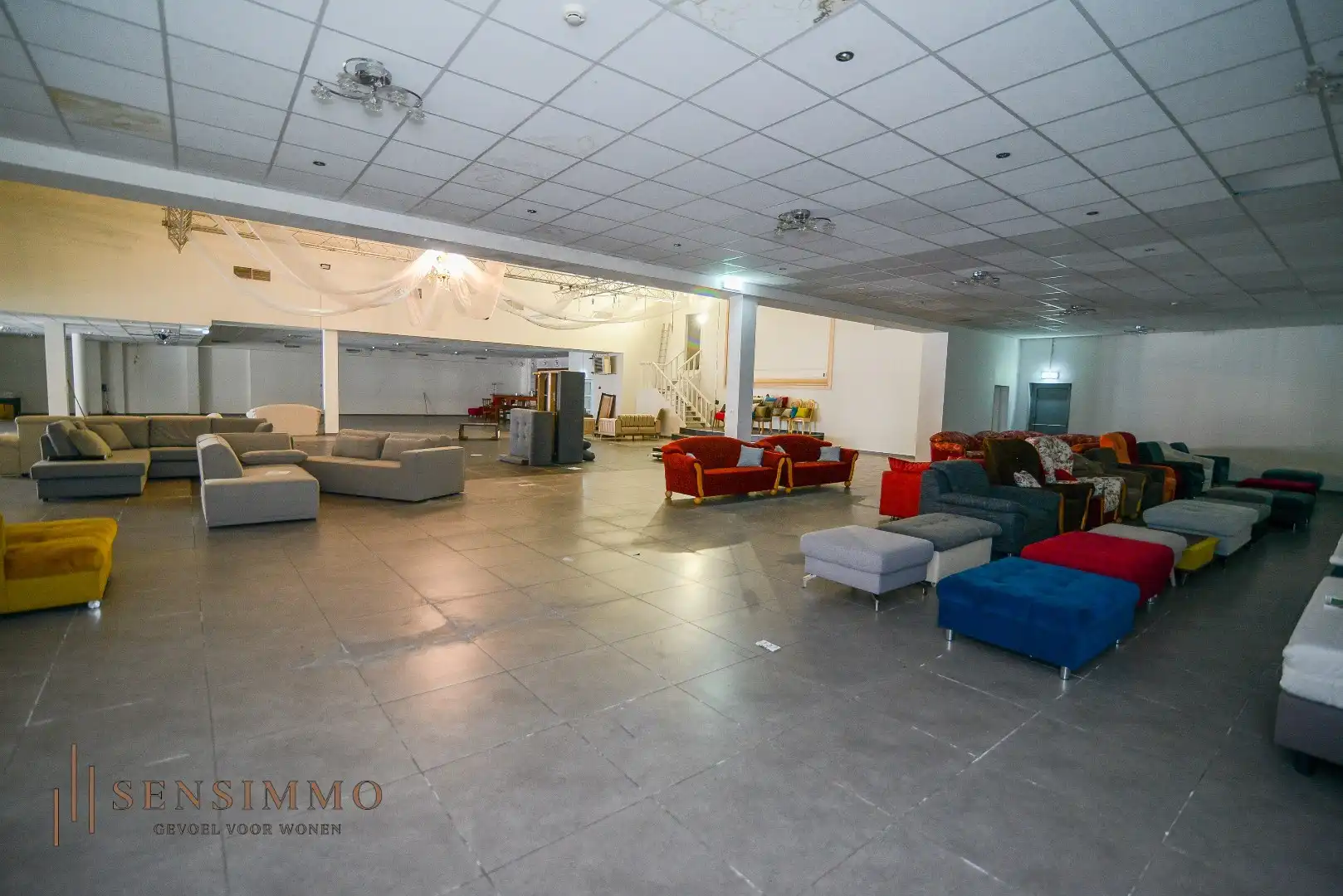 Gigantisch handelsruimte van 1.457 m² in het centrum van Maasmechelen! foto 9