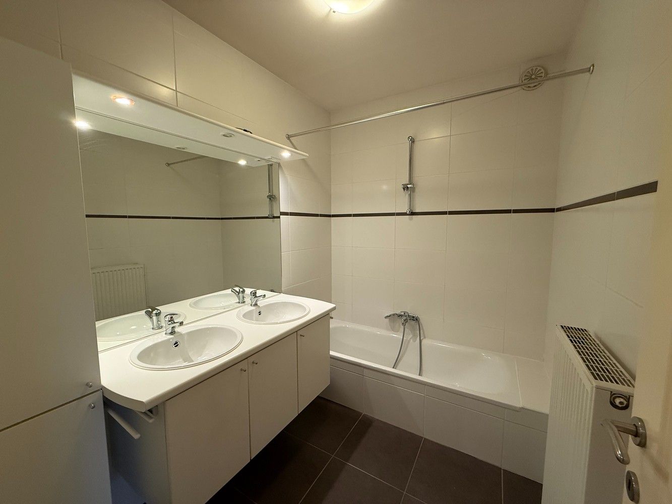 APP. I 2 SLPK I GARAGEBOX I DUFFEL foto 5