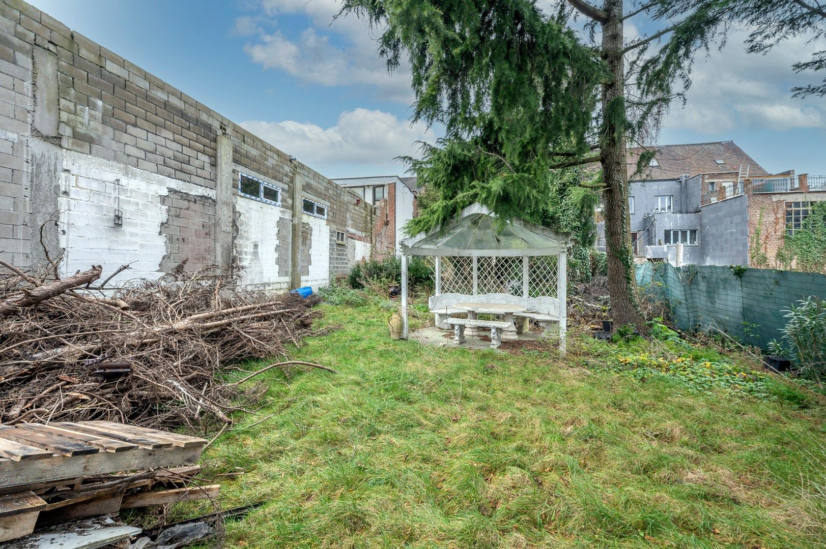 Ruim atelier (340m²) met woonst! foto 7