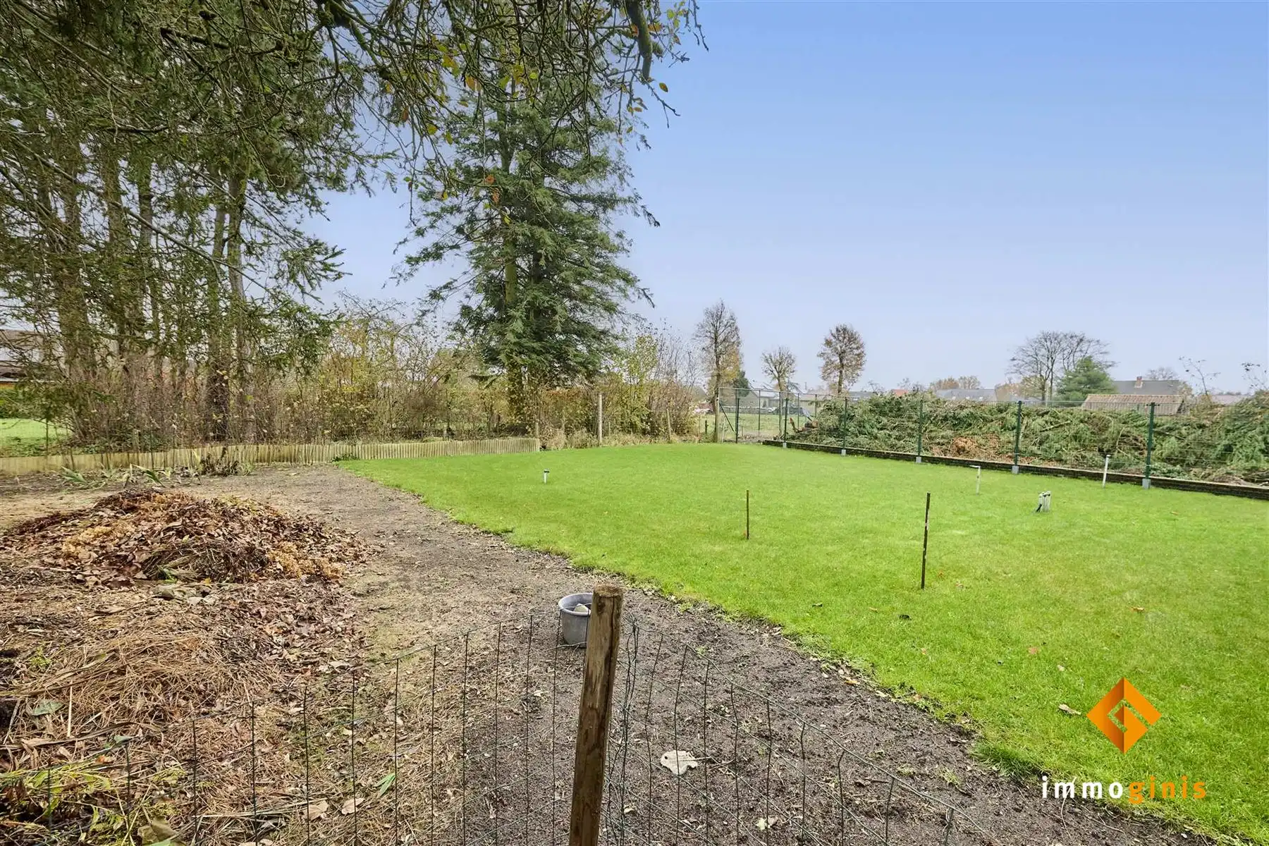 Zéér ruime woning op een mooi perceel van 17a82ca met 5 slaapkamers en uitbreidingsmogelijkheden op de eerste verdieping! foto 38