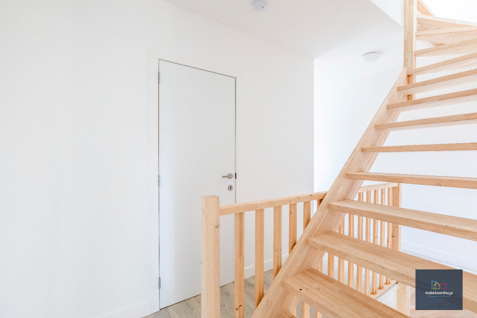 Instapklare energiezuinige woning met 3slpk tuin en staanplaats foto 16