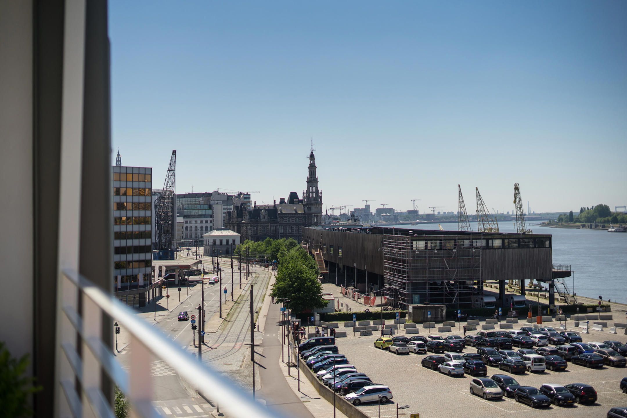 ANTWERPEN - Uniek penthouse met royale terrassen foto 14