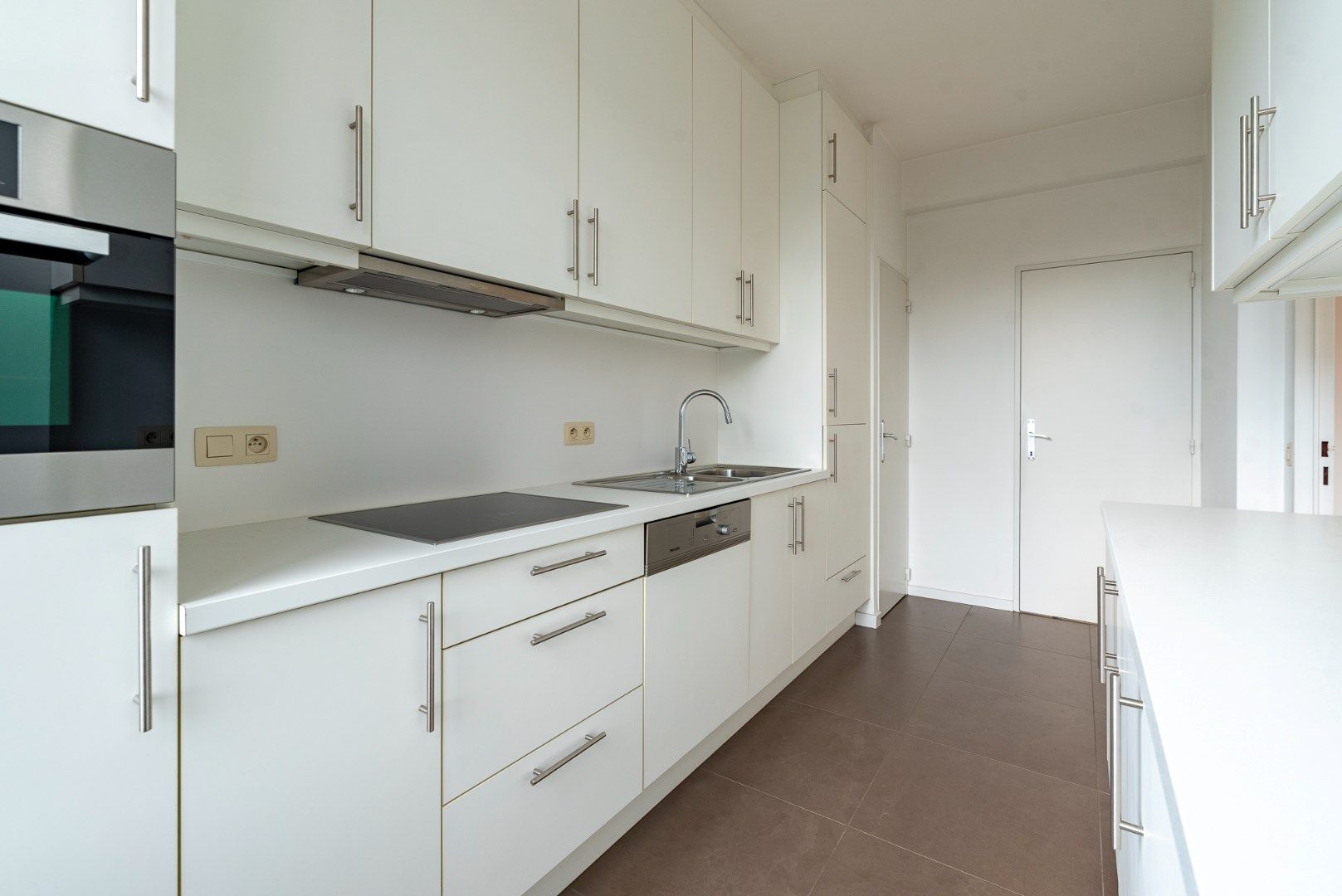 Vernieuwd appartement gelegen op de 2de verdieping van Residentie Eugène Van Marcke!  foto 23