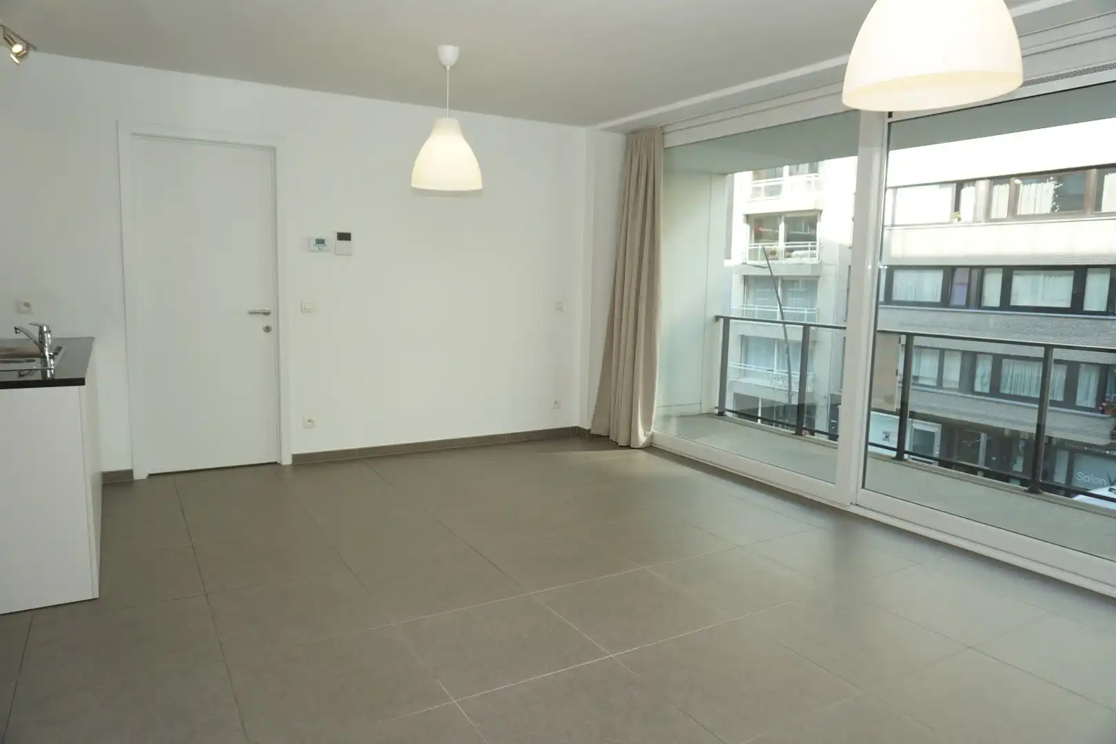 Recent appartement met ruim terras in centrum Oostende foto 2