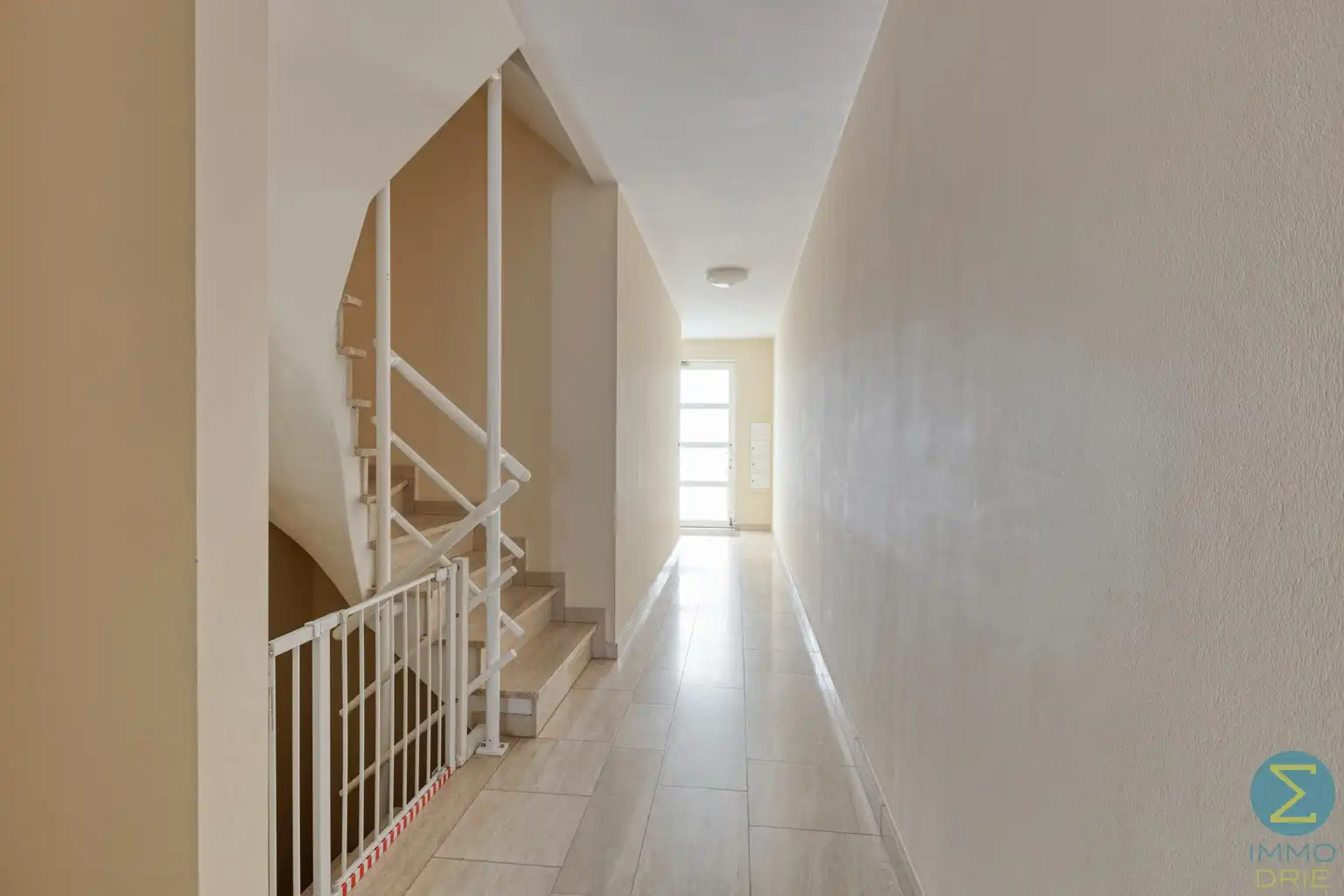 Ruim 2-slaapkamerappartement met balkon, garage én kelder  foto 3