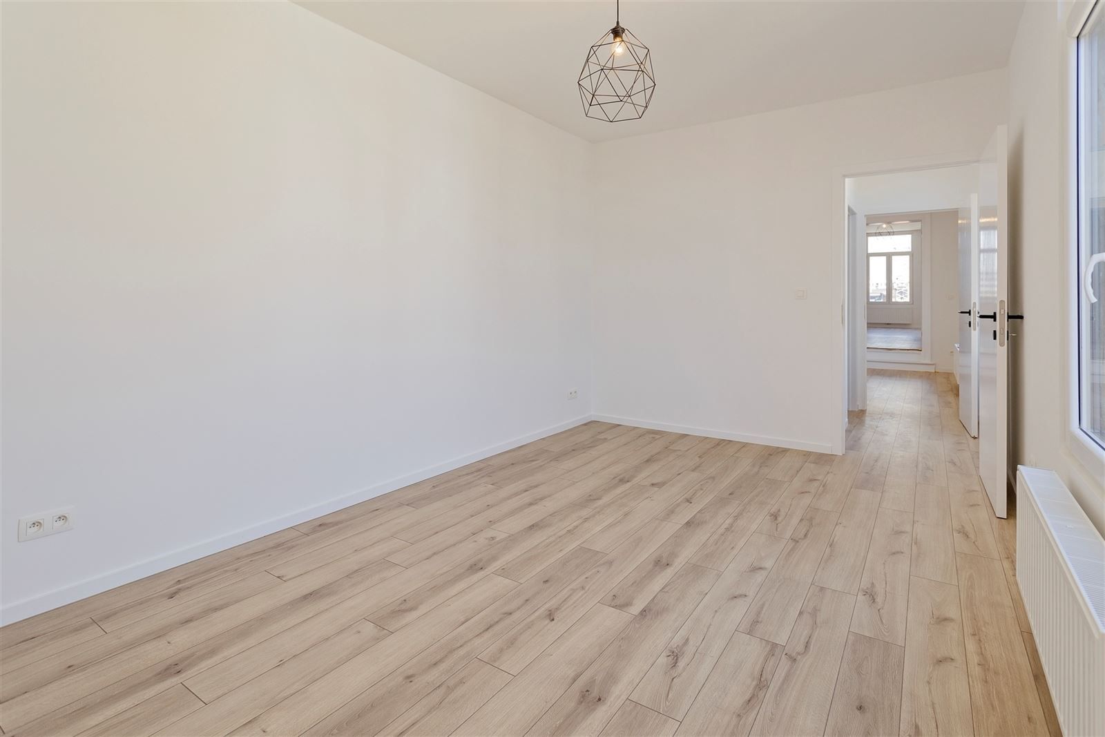 Gerenoveerd 2slpk appartement aan de poorten van de Dageraadplaats foto 7