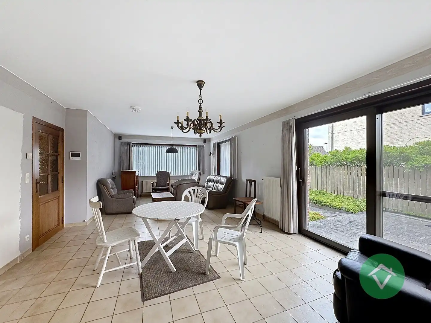 Instapklare gezinswoning met garage, carport en zonnige tuin in Scheldewindeke (Oosterzele) foto 9