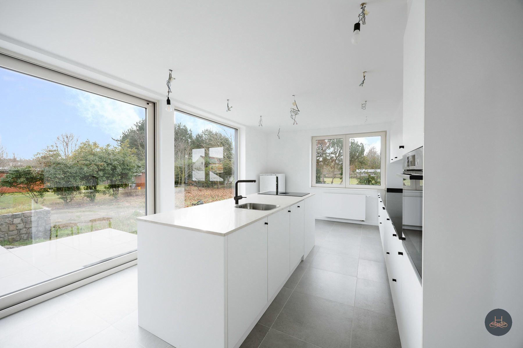 Vernieuwbouwvilla met praktijkruimte in rustige buurt foto 8