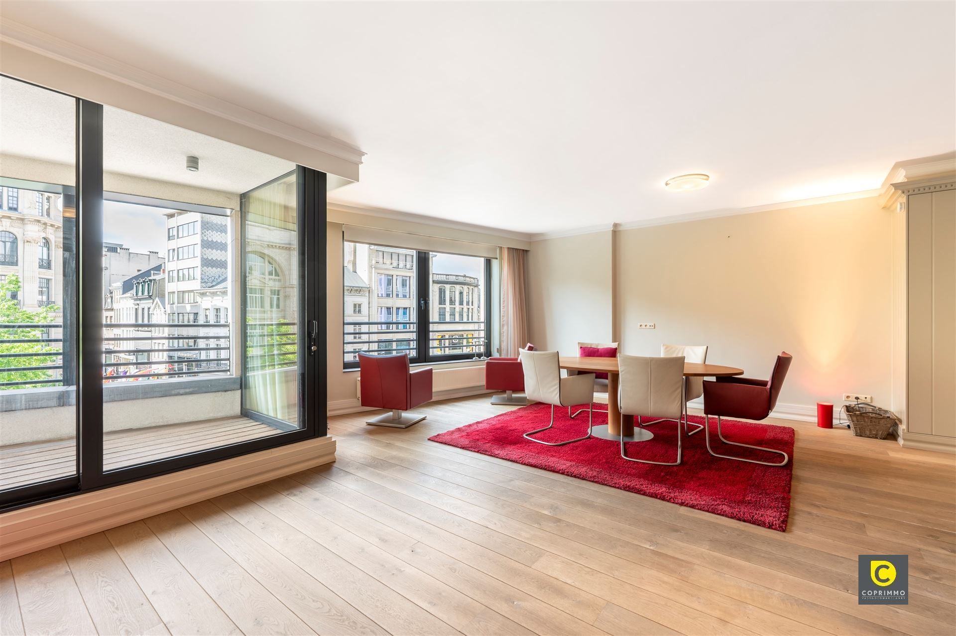 Royaal 2-slpk appartement op de Meir foto 3