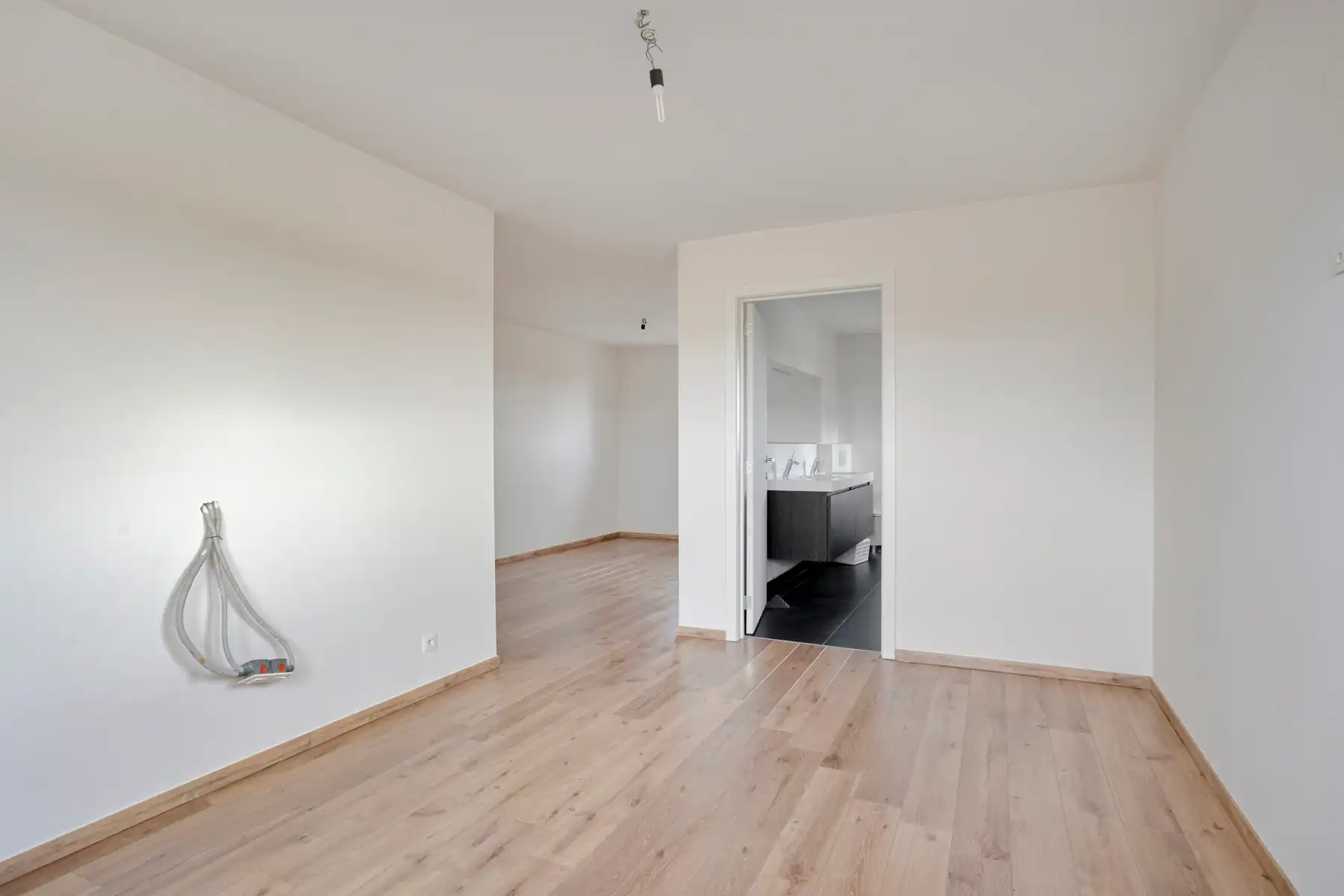 Ruime woning met 4 slaapkamers op landelijke ligging foto 21