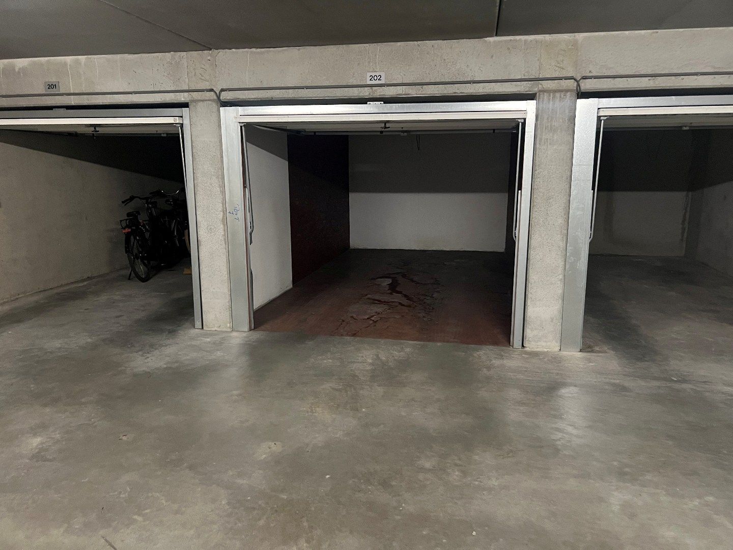 Garage nabij het Driehoeksplein foto 4