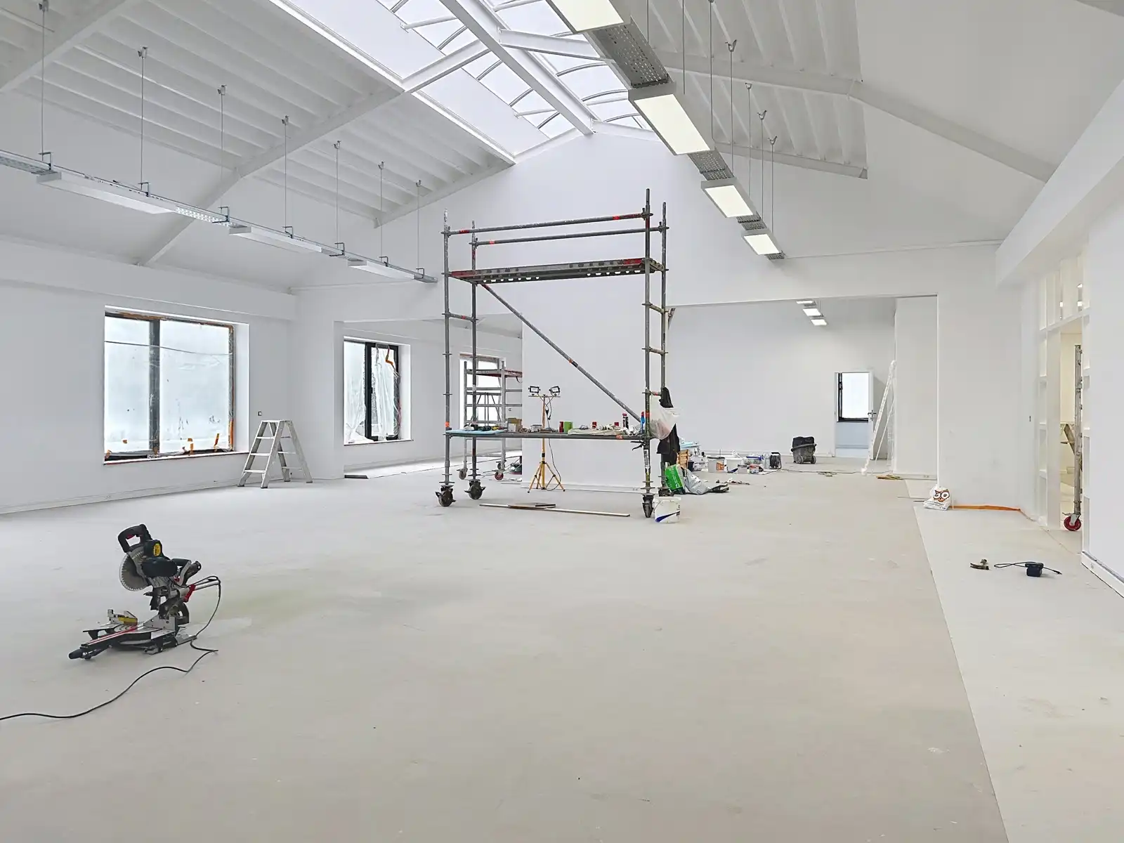 Activiteits- of opslagruimte op een toplocatie nabij de A12 foto 3