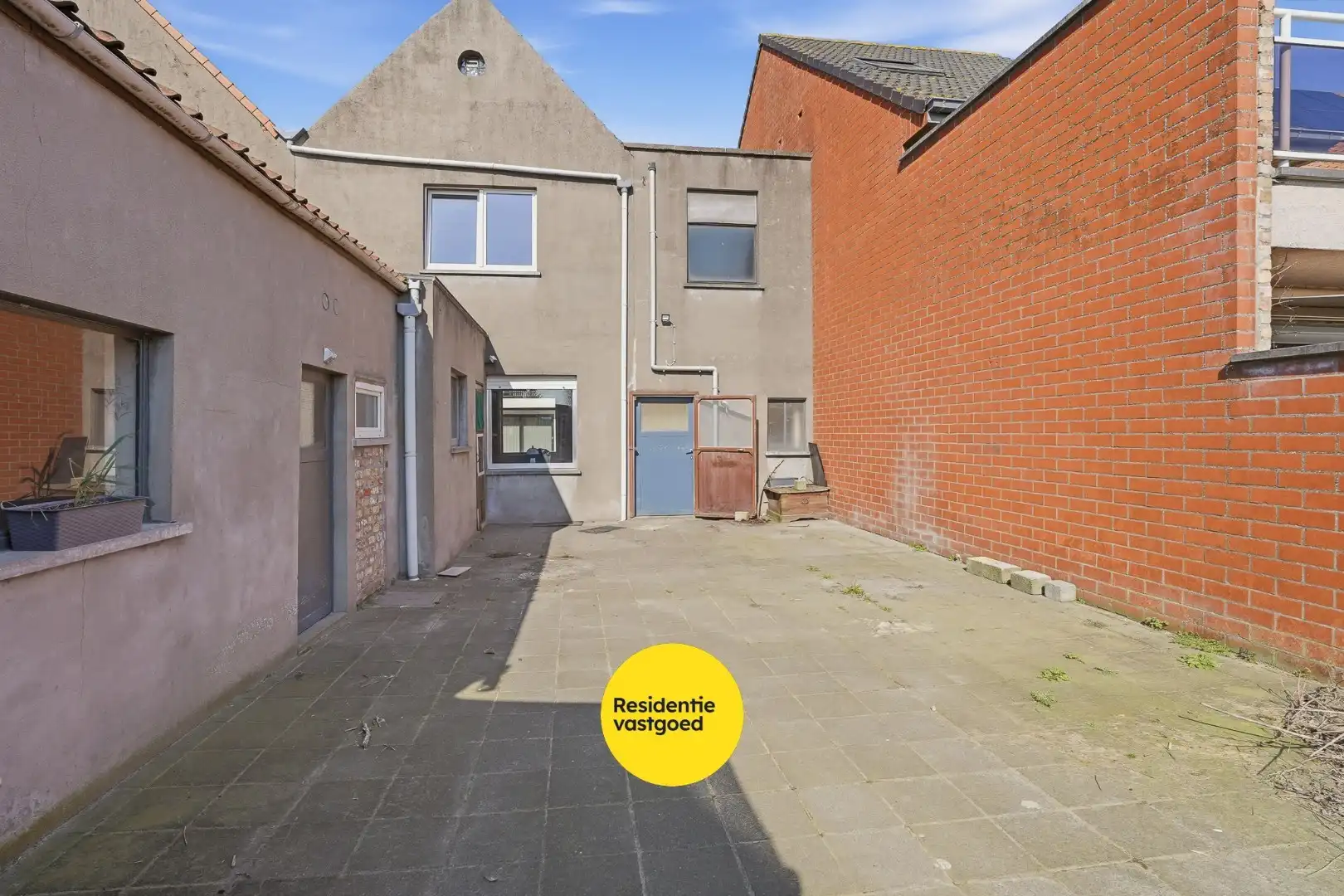 Te renoveren woning in centrum Eernegem foto 6