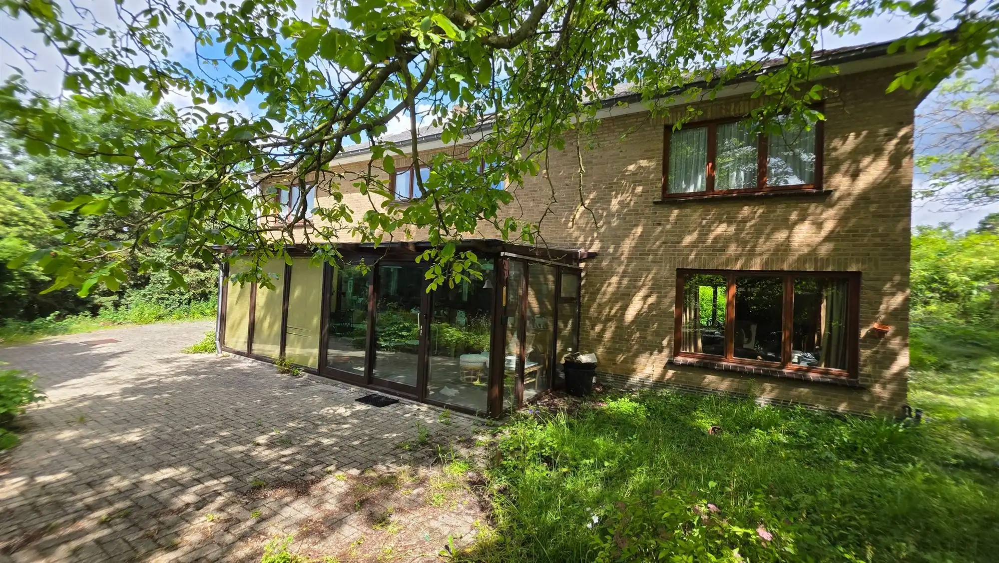 Ruime villa foto 2
