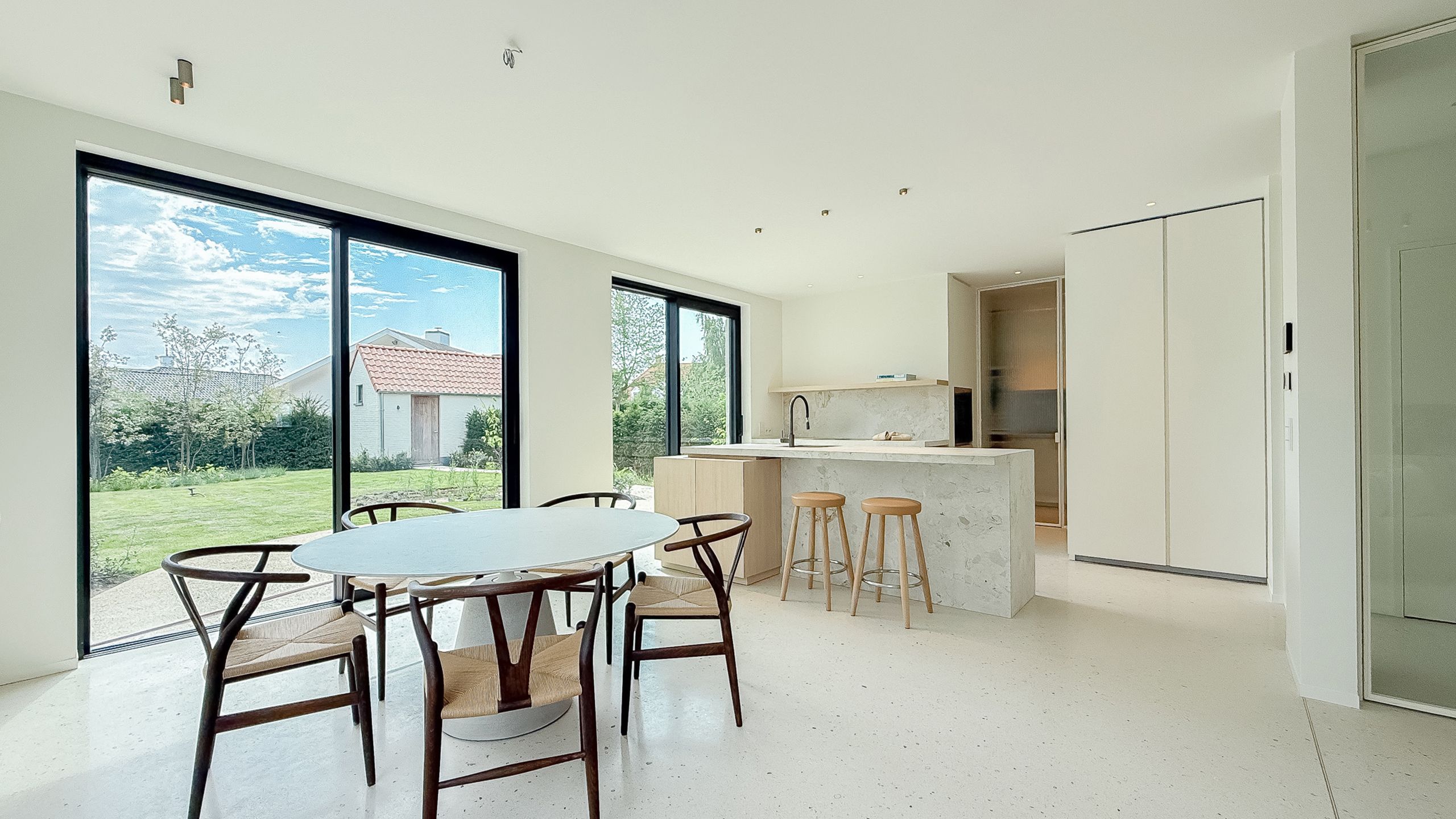 Instapklare NIEUWBOUWVILLA aan de rand van het Zoute... foto 12