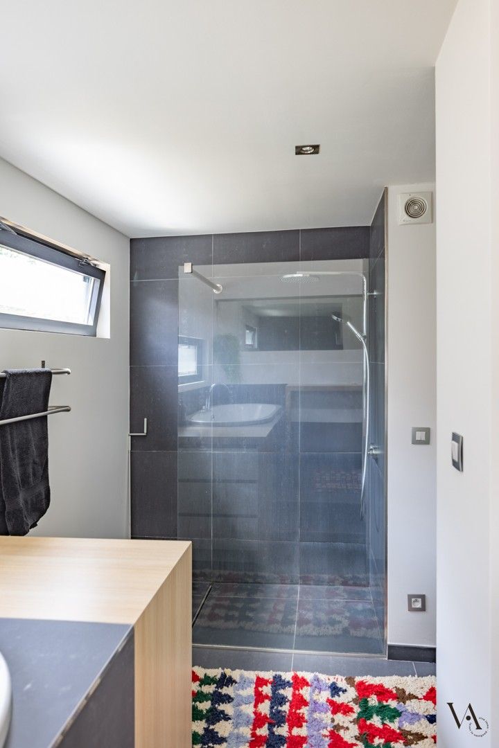 Exclusieve gerenoveerde burgerwoning met overvloedige lichtinval en uniek stadstuintje foto 12