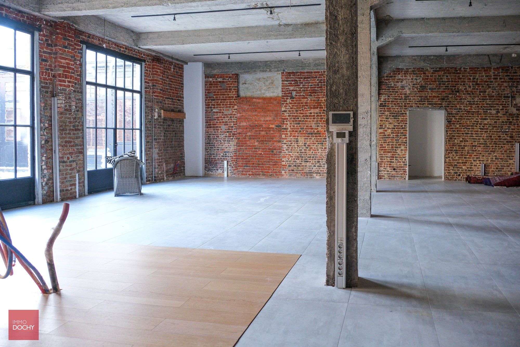 Volledige gerestaureerd  herenhuis met kantoor/magazijn/praktijk/bar centrum Izegem foto 32