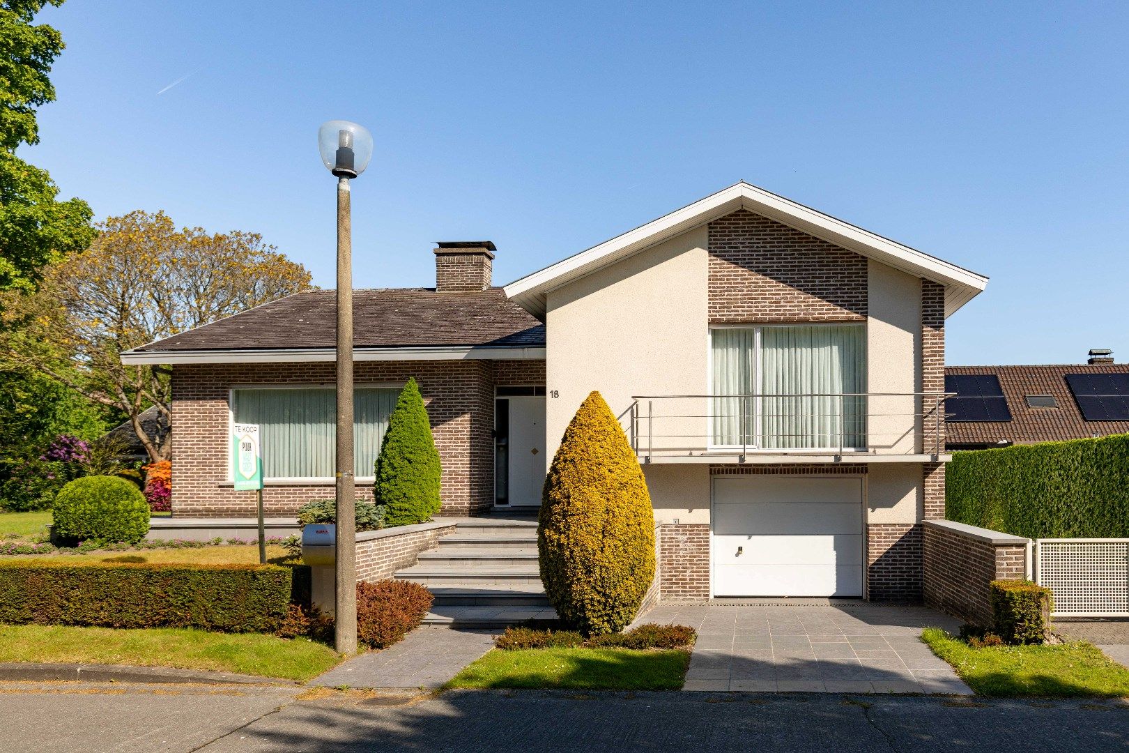 Gezellige woning met karakter, atelier en prachtige tuin (2 percelen!) in residentieel Sint-Andries foto 2
