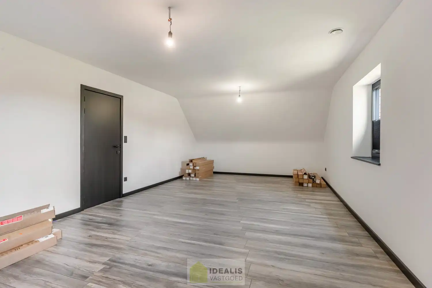 EEN BIJZONDER RIANTE WONING VAN MAAR LIEFST 302M² WOONOPPERVLAKTE OP EEN KNAP PERCEEL VAN 5A 90CA. foto 66